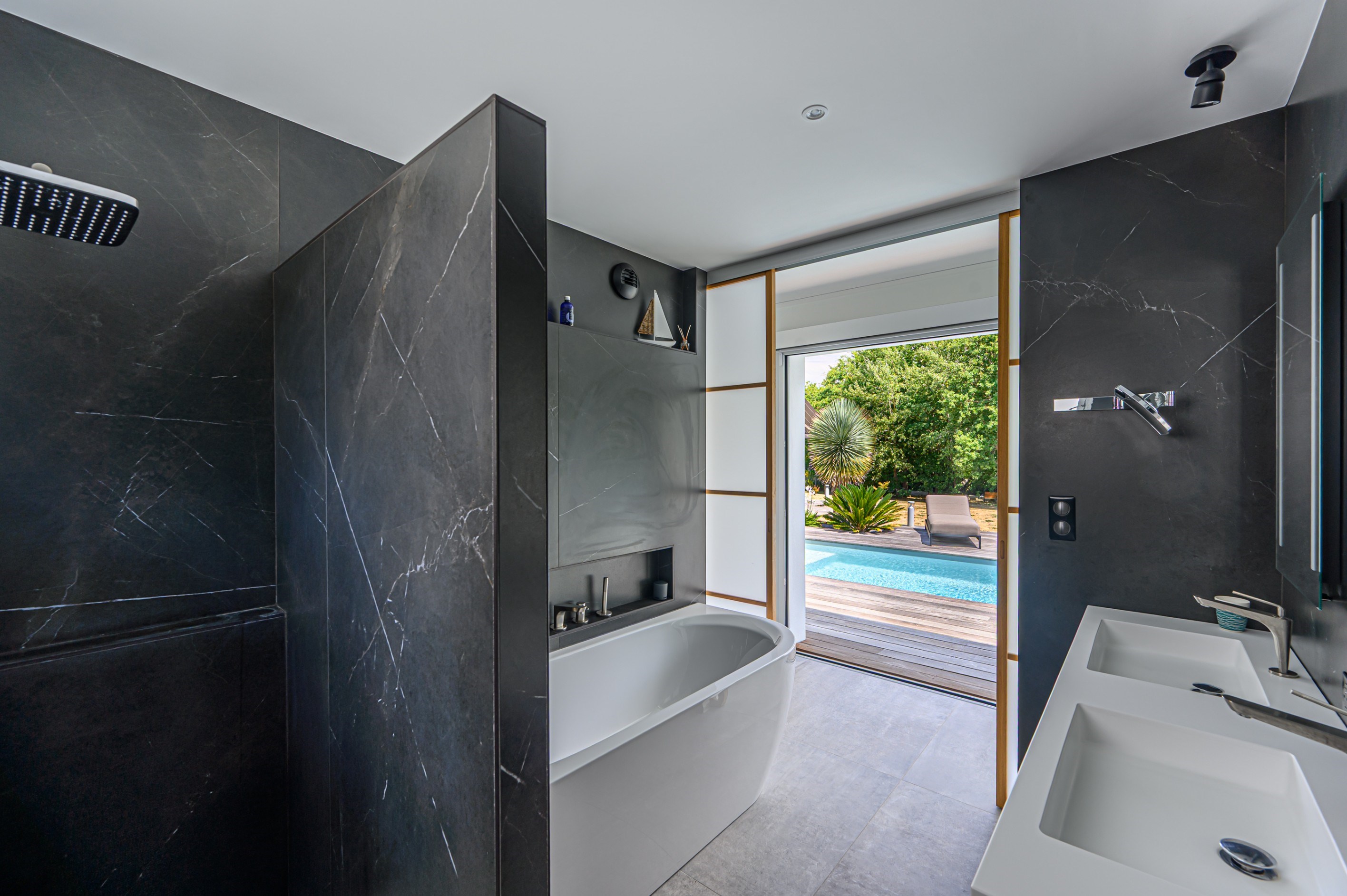  Single-level house with a pool, just steps from the beach - 物件實景