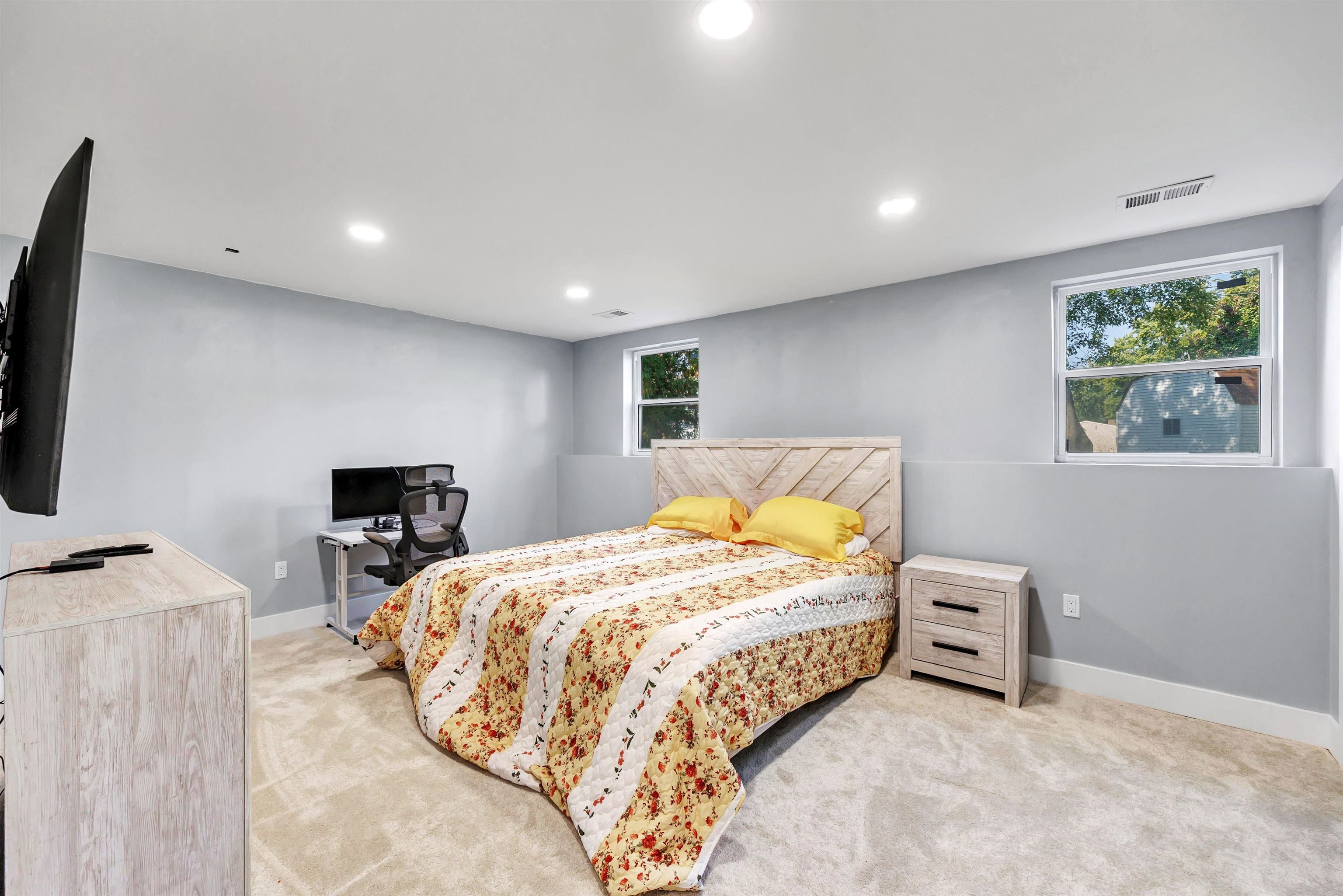 DE PERE, Wisconsin, 54115, United States, 4 Bedrooms Bedrooms, ,4 BathroomsBathrooms,Residential,For Sale,1948922