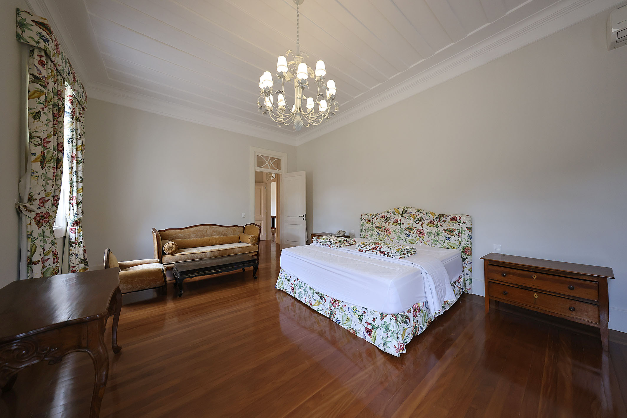 Renovated Farm with an Impressive Main Residence and Complete Infrastructure - 物件實景