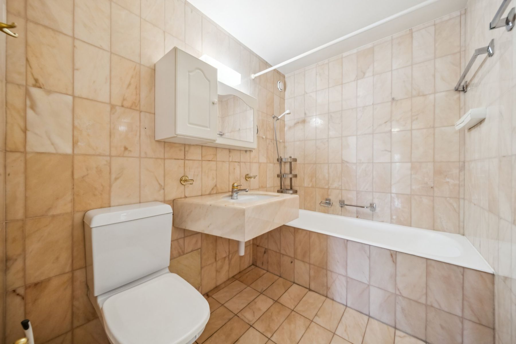  Ideal location for this charming 3.5-room apartment with lake view - 物件實景