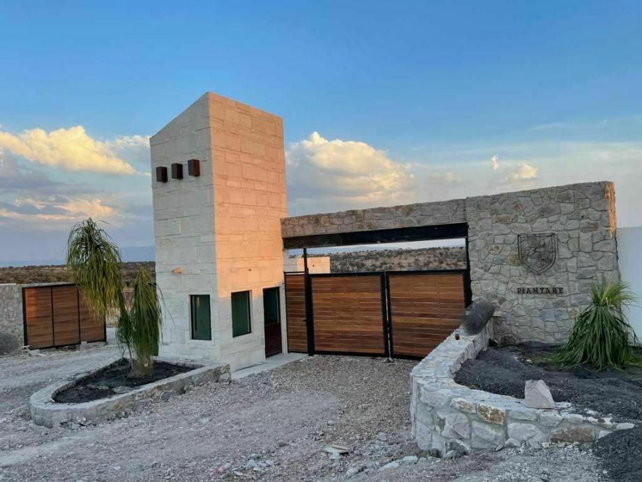 San Miguel de Allende, Guanajuato, 37897, Mexico, 1 Bedroom Bedrooms, ,Residential,For Sale,1991460