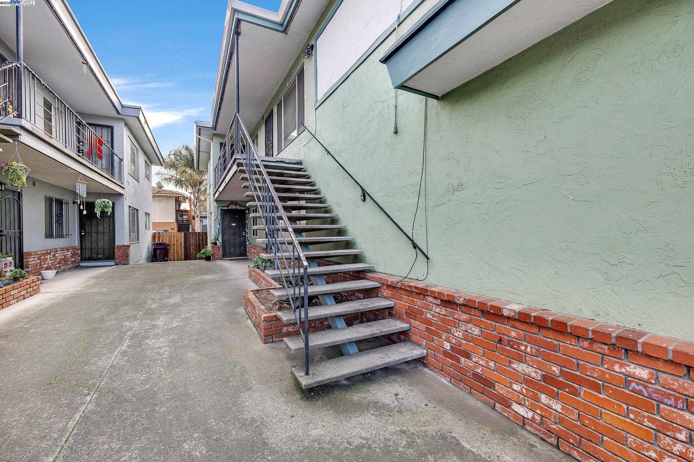 Oakland, California, 94605, United States, ,Residential,For Sale,2003092