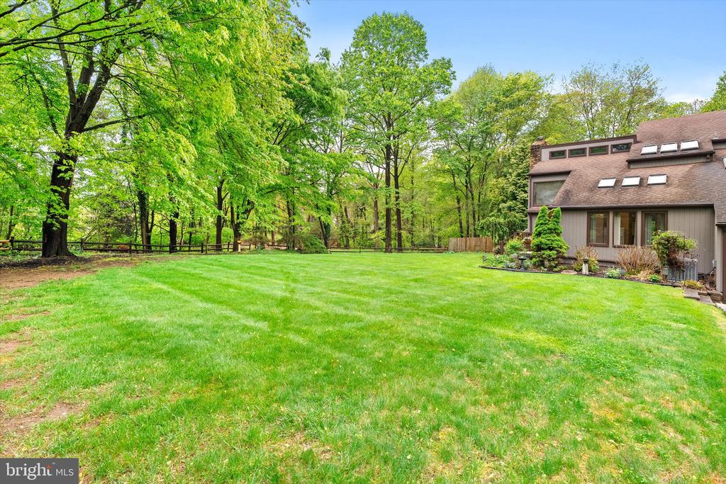Wrightstown, New Jersey, 08562, United States, 5 Bedrooms Bedrooms, ,4 BathroomsBathrooms,Residential,For Sale,2048850