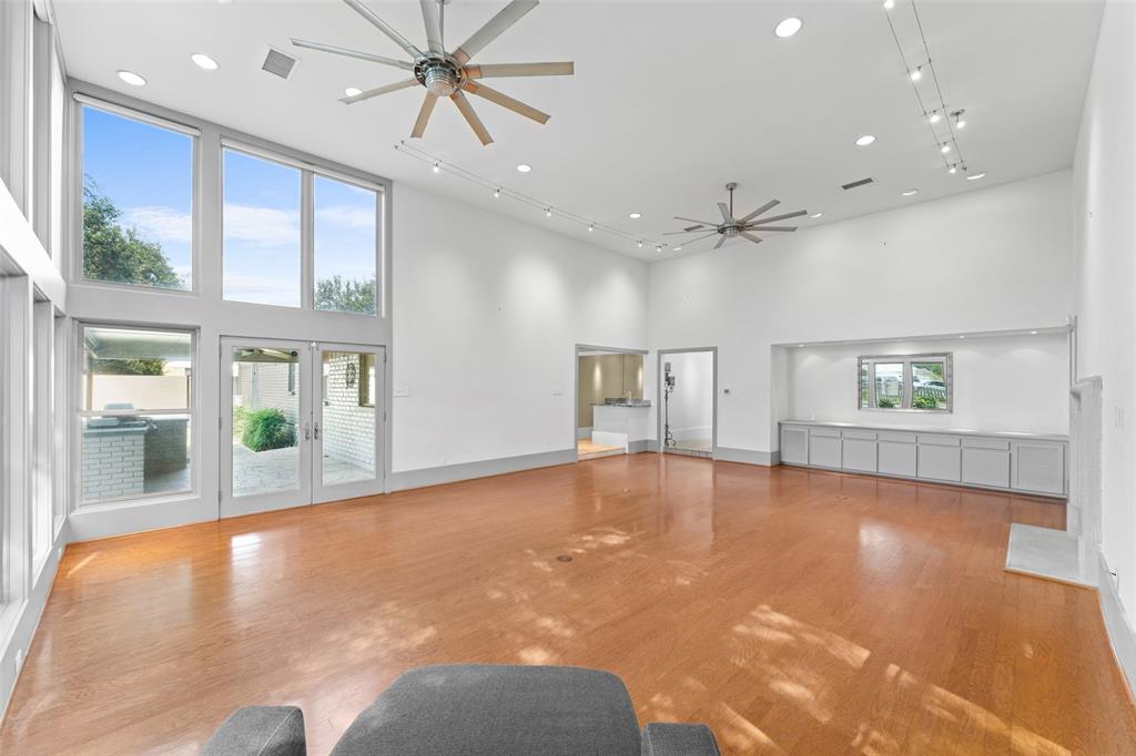 Duncanville, Texas, 75137, United States, 4 Bedrooms Bedrooms, ,3 BathroomsBathrooms,Residential,For Sale,1993899