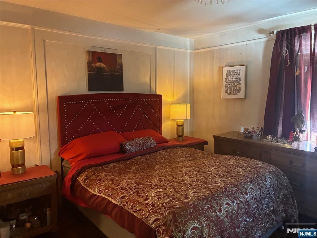 Teaneck, New Jersey, 07666, United States, 3 Bedrooms Bedrooms, ,2 BathroomsBathrooms,Residential,For Sale,1987790