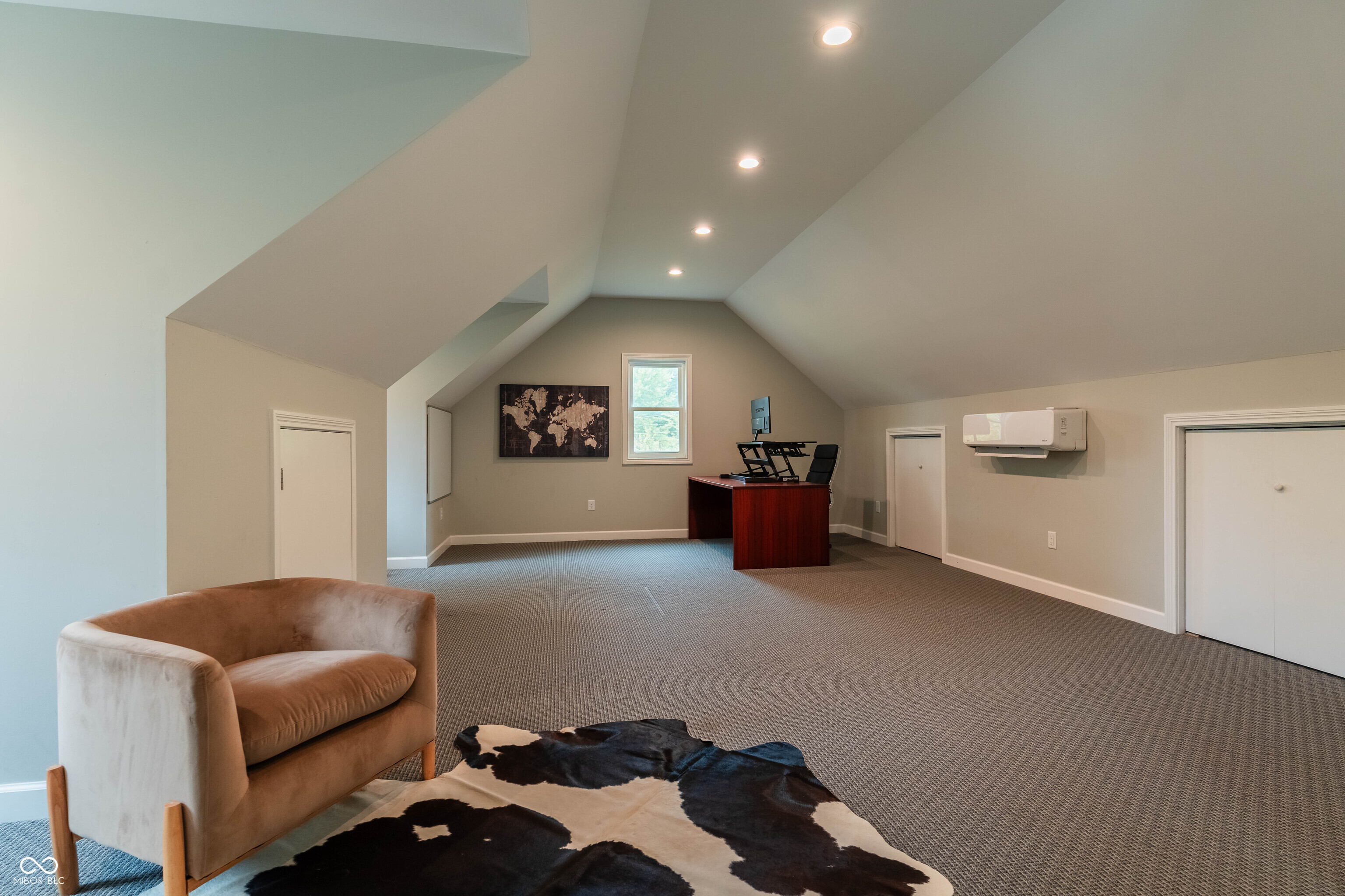 Indianapolis, Indiana, 46268, United States, 4 Bedrooms Bedrooms, ,2 BathroomsBathrooms,Residential,For Sale,1981741