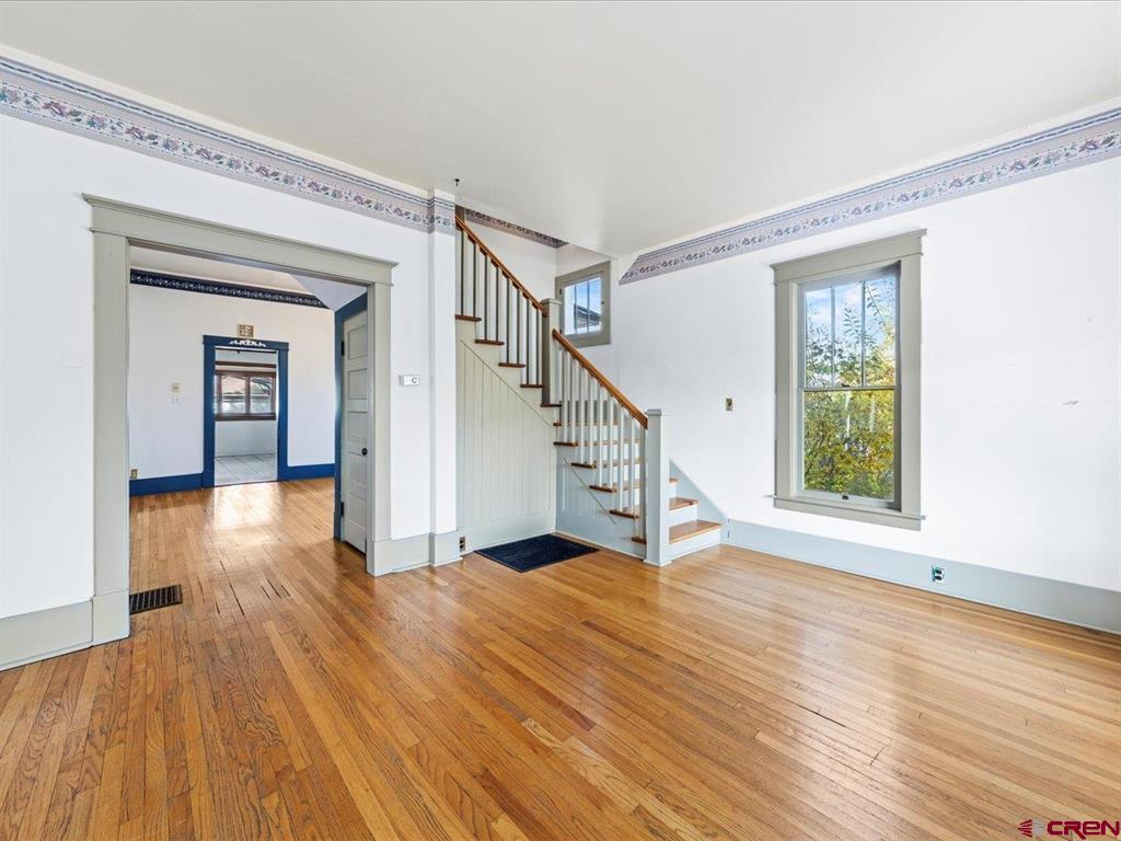 Montrose, Colorado, 81401, United States, 5 Bedrooms Bedrooms, ,1 BathroomBathrooms,Residential,For Sale,1994481