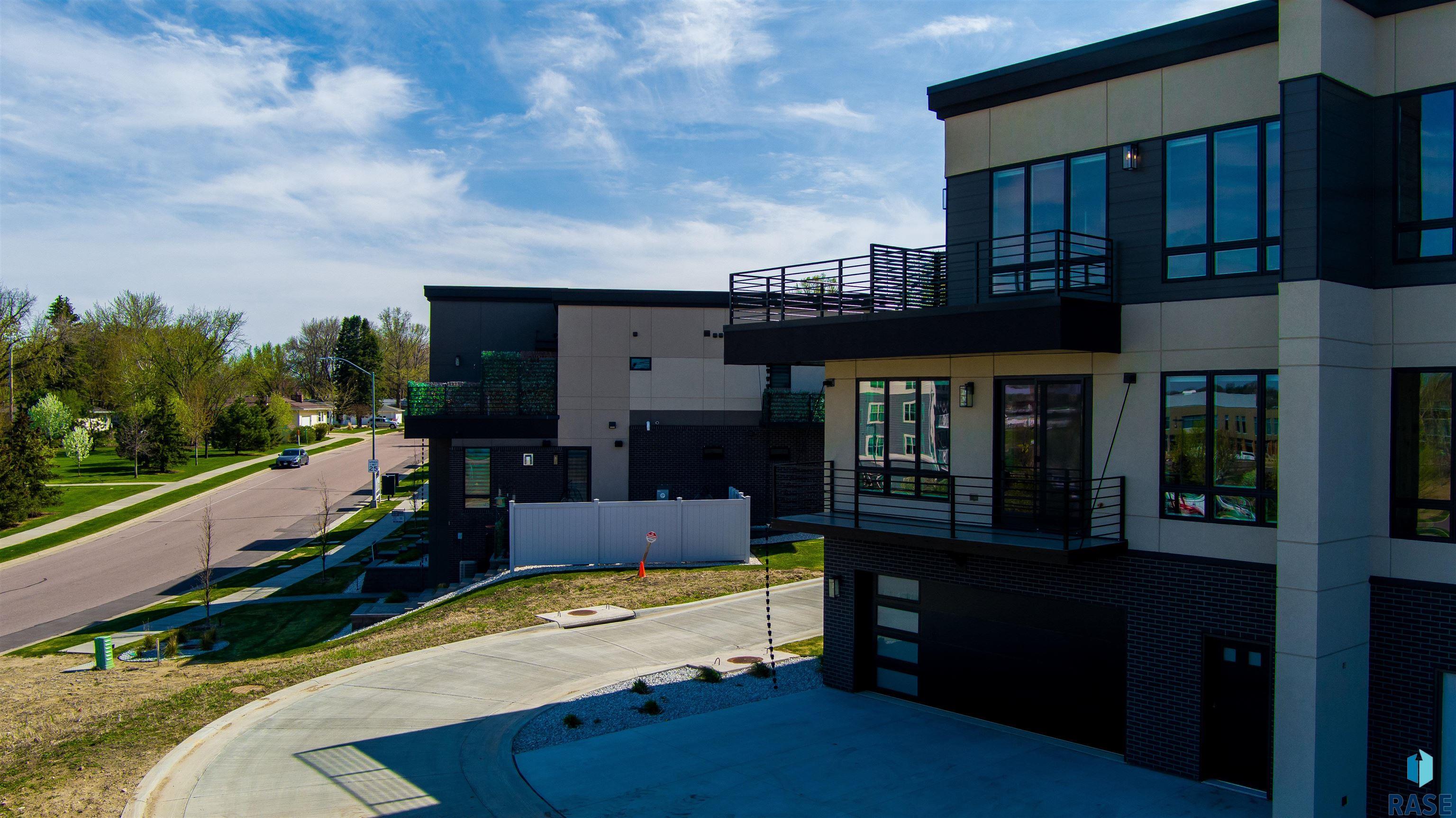 Sioux Falls, South Dakota, 57106, United States, ,Residential,For Sale,1986219