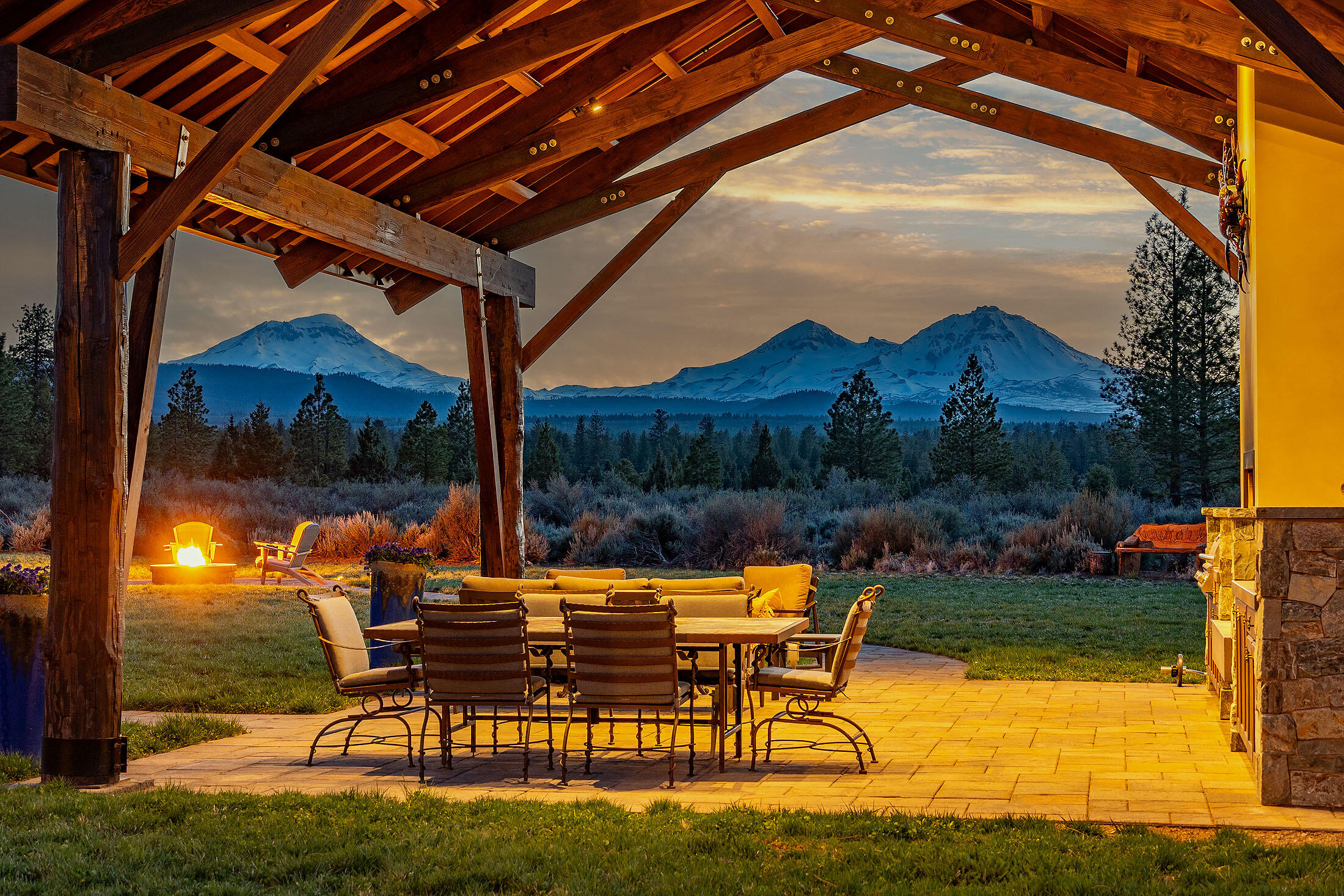 Bend, Oregon, 97703, United States, 3 Bedrooms Bedrooms, ,2 BathroomsBathrooms,Residential,For Sale,1826541