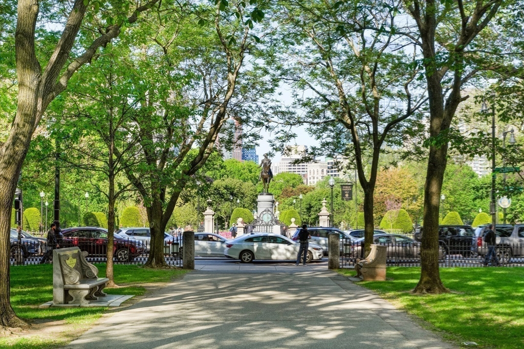 Boston, Massachusetts, 02116, United States, 3 Bedrooms Bedrooms, ,3 BathroomsBathrooms,Residential,For Sale,1850215