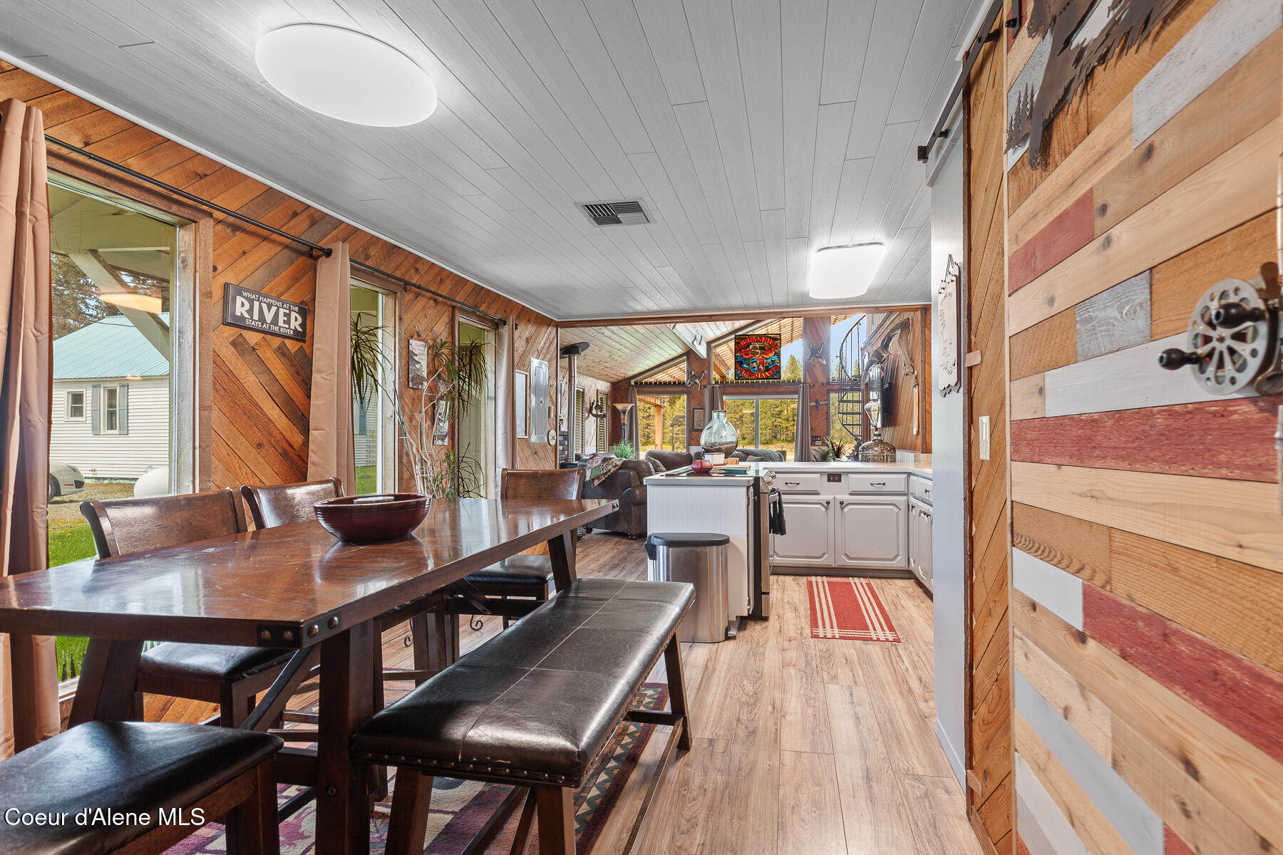 Priest River, Idaho, 83856, United States, 2 Bedrooms Bedrooms, ,2 BathroomsBathrooms,Residential,For Sale,1798320