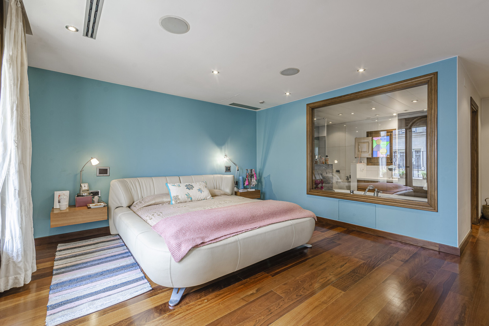  Impressive duplex adjacent to Gaudí
