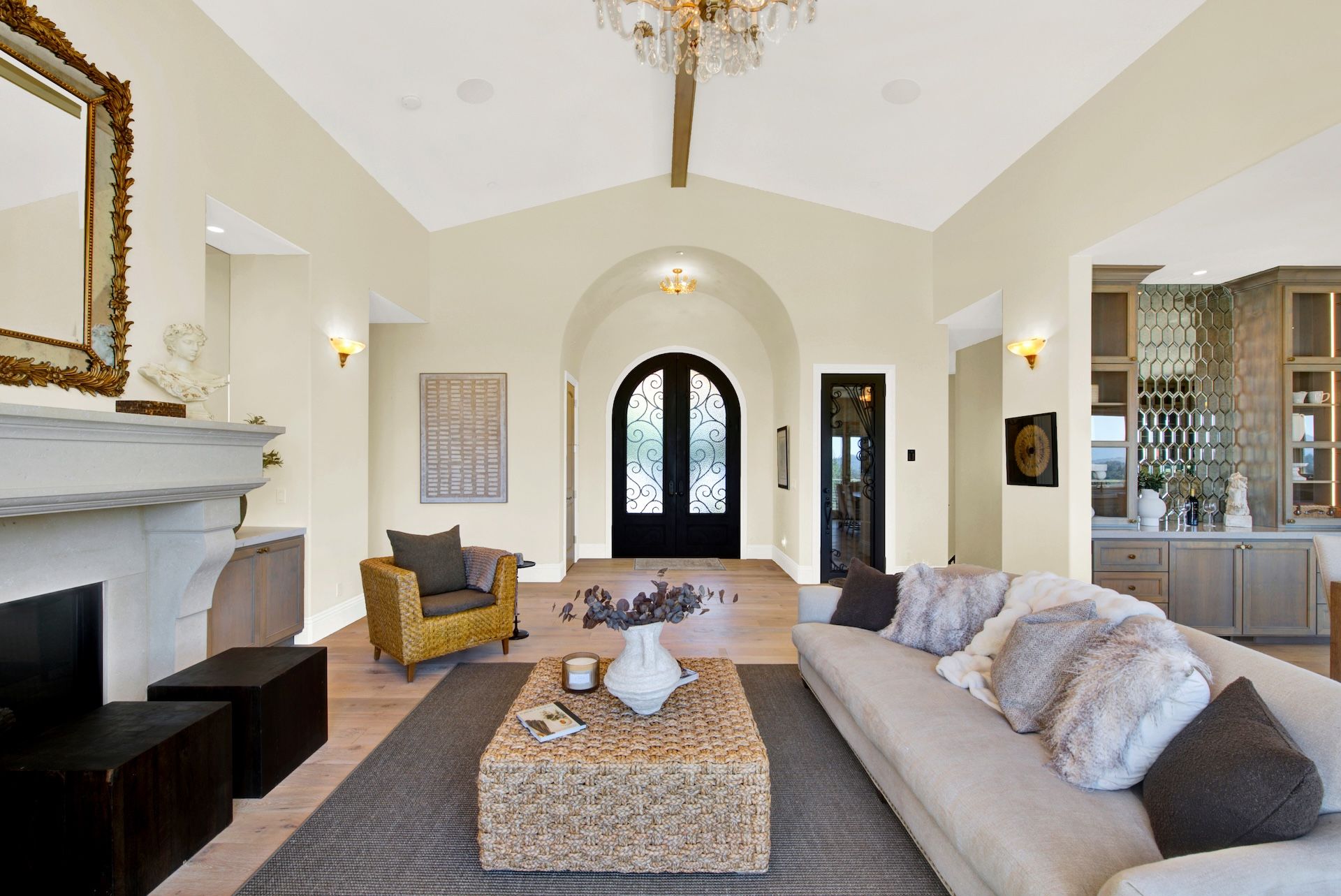  Mediterranean-Inspired Silverado Crest Home - 物件實景