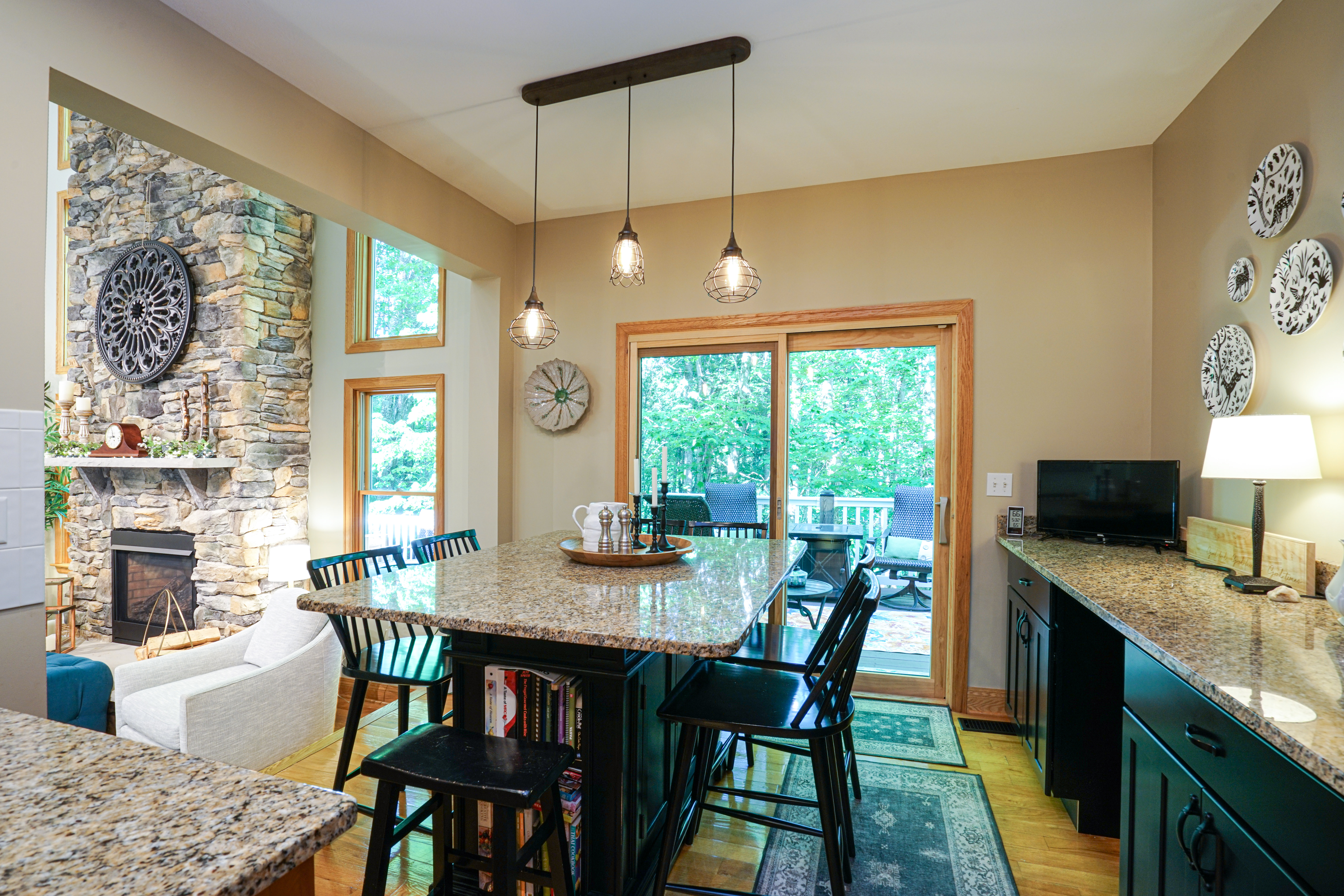 Horner, West Virginia, 26732, United States, 4 Bedrooms Bedrooms, ,4 BathroomsBathrooms,Residential,For Sale,1955004