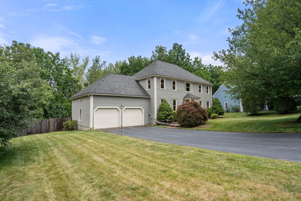 Westborough, Massachusetts, 01581, United States, 4 Bedrooms Bedrooms, ,4 BathroomsBathrooms,Residential,For Sale,1986469