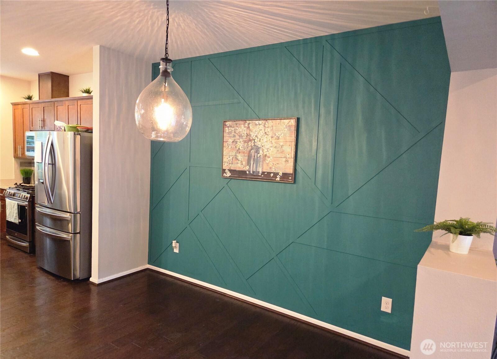 EVERETT, Washington, 98208, United States, 2 Bedrooms Bedrooms, ,3 BathroomsBathrooms,Residential,For Sale,1948588