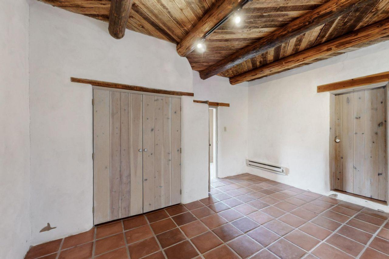 Espanola, New Mexico, 87532, United States, 5 Bedrooms Bedrooms, ,3 BathroomsBathrooms,Residential,For Sale,1762184
