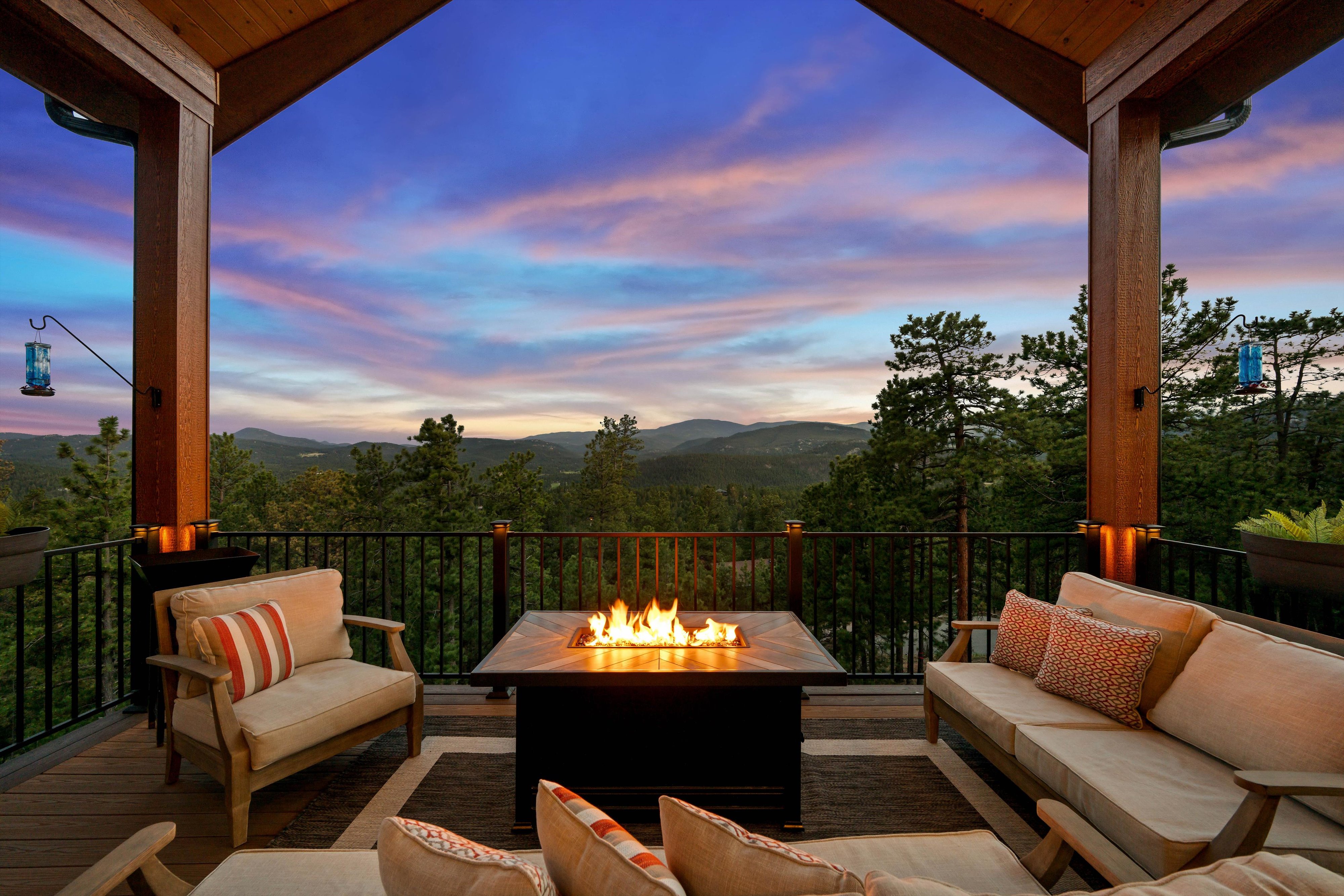  Hiwan Hills Mountain Contemporary with Mt. Blue Sky Views, Chef’s Kitchen & Spa - 物件實景