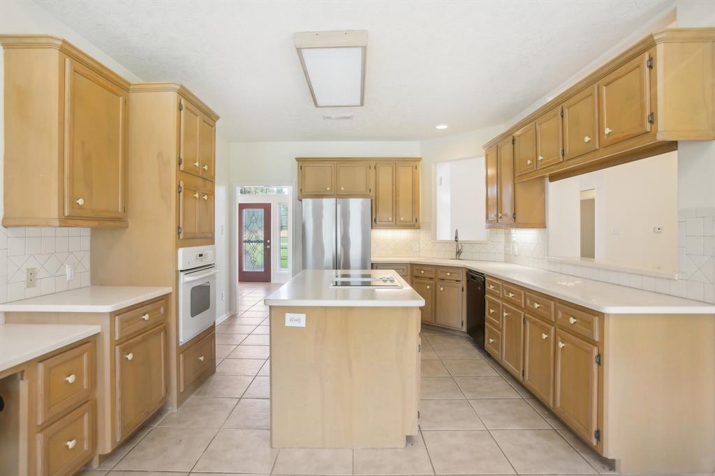 1418 Magnolia Bend W, Baytown, Texas, 77523, United States, 3 Bedrooms Bedrooms, ,3 BathroomsBathrooms,Residential,For Sale,1418 Magnolia Bend W,1616433