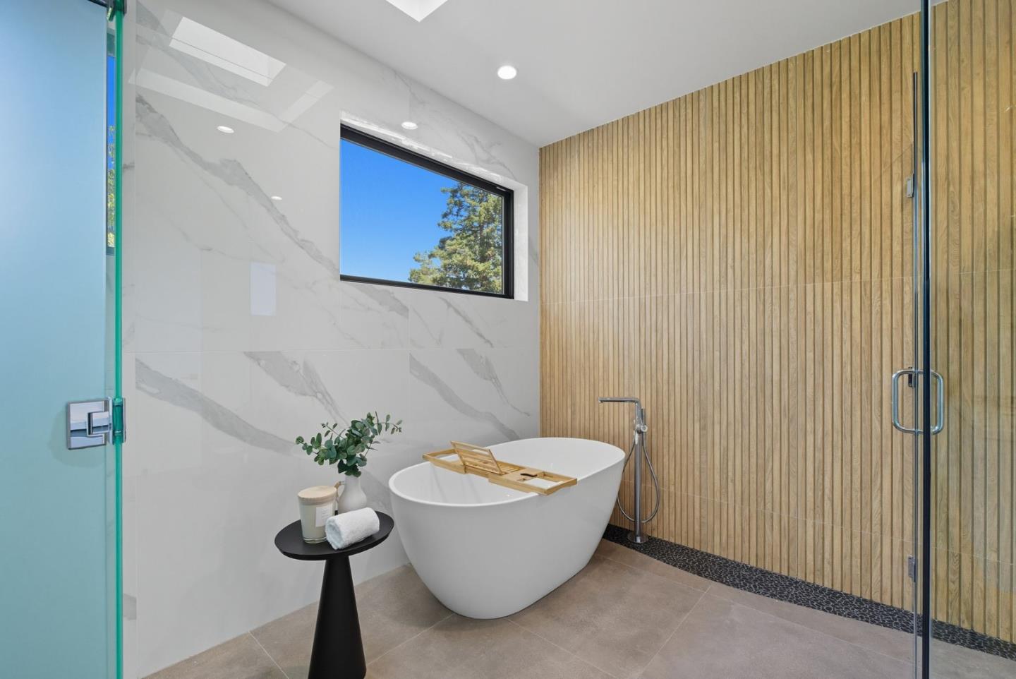 Menlo Park, California, 94025, United States, 6 Bedrooms Bedrooms, ,7 BathroomsBathrooms,Residential,For Sale,1947482