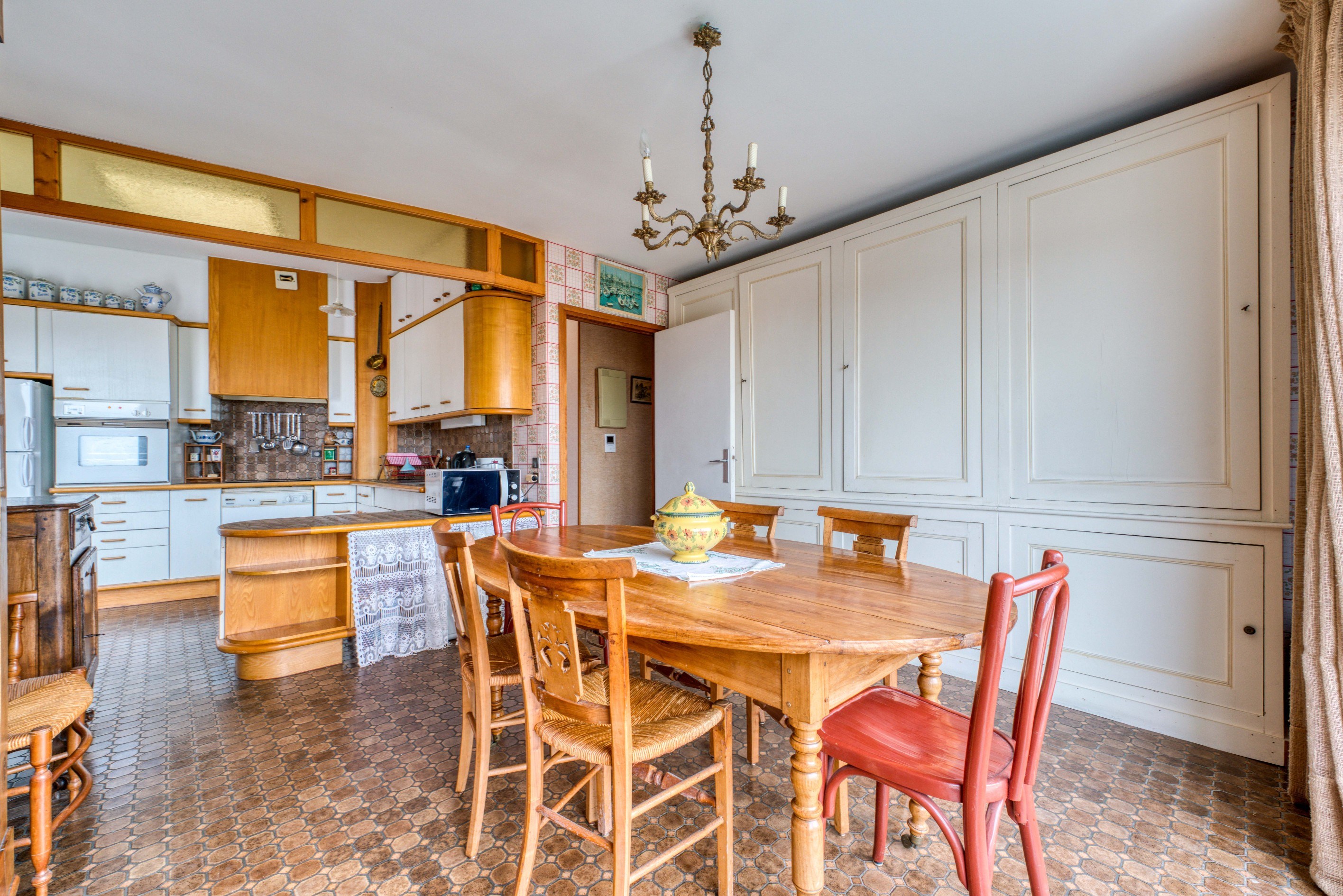  EXCEPTIONAL 230 SQM APARTMENT STEPS FROM TOWN CENTRE OF ROYAN WITH LARGE TERRAC… - 物件實景
