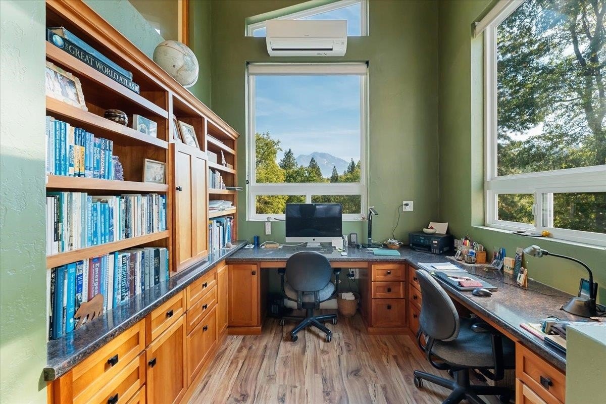 Weed, California, 96094, United States, 4 Bedrooms Bedrooms, ,3 BathroomsBathrooms,Residential,For Sale,1979128