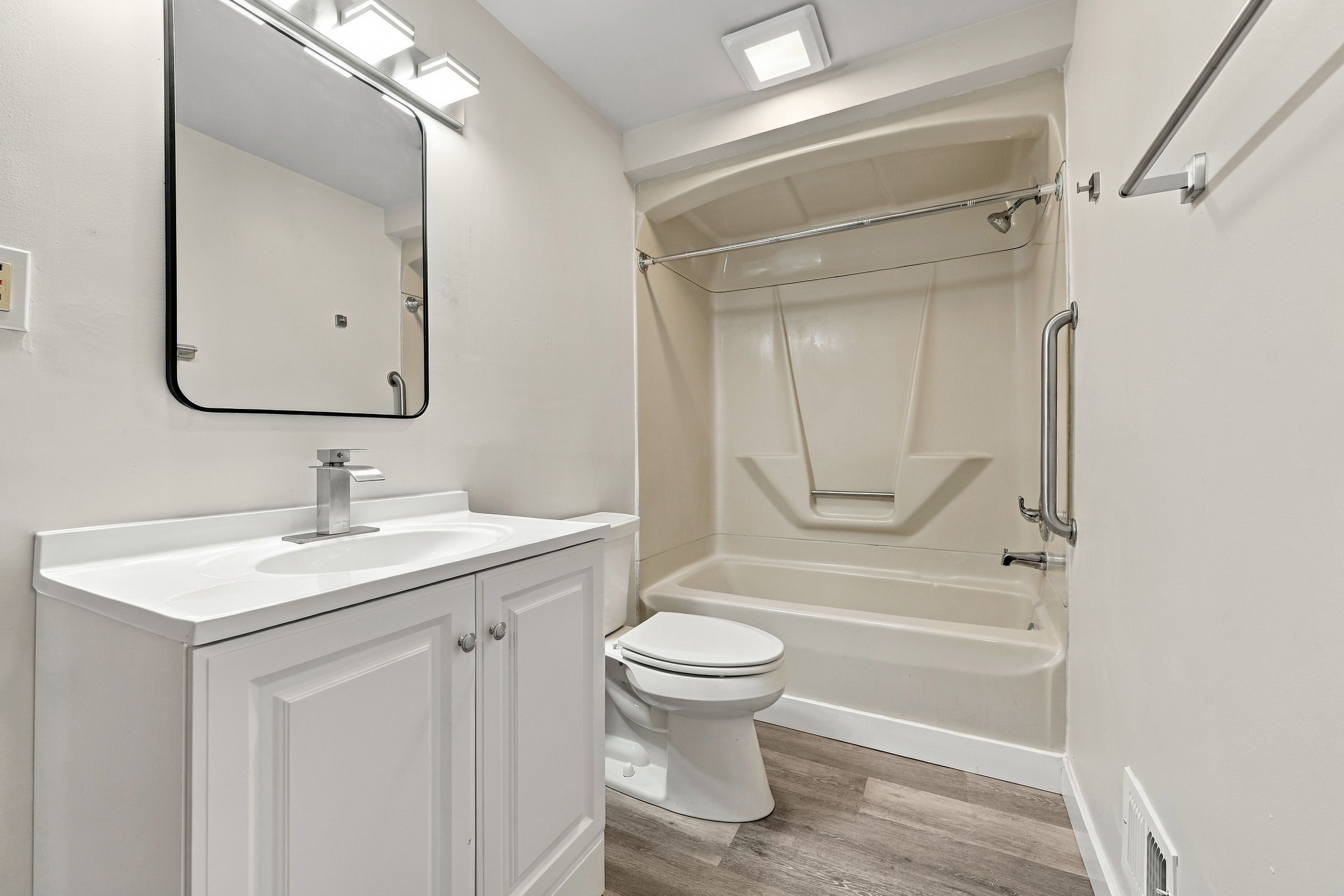  134 Becks Run Road, Coraopolis, PA 15108 - 物件實景