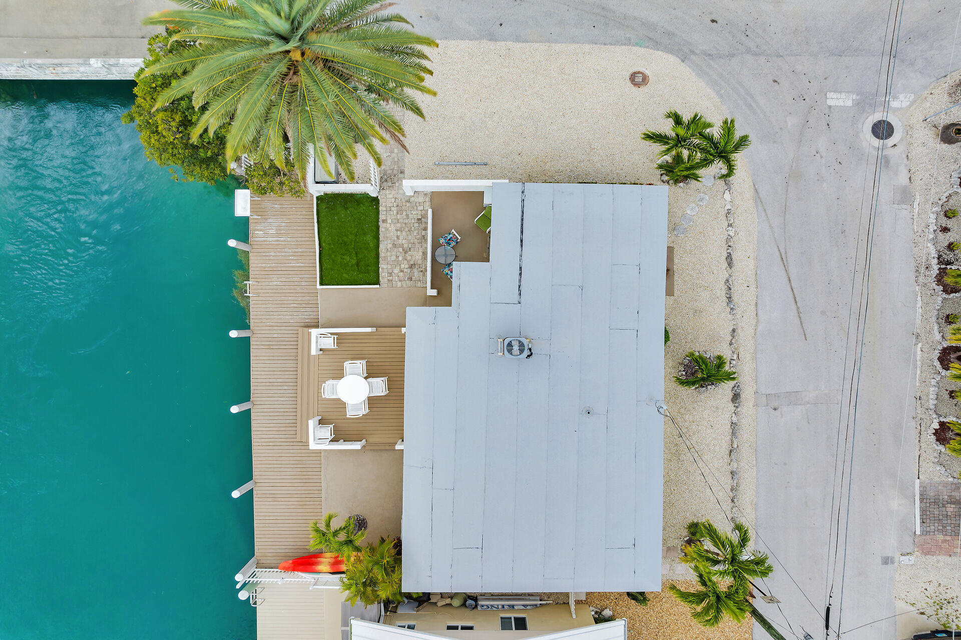 MARATHON, Florida, 33050, United States, 2 Bedrooms Bedrooms, ,2 BathroomsBathrooms,Residential,For Sale,1989170