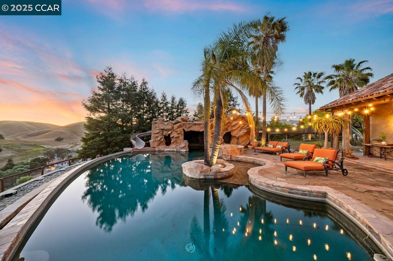 Danville, California, 94506, United States, 4 Bedrooms Bedrooms, ,4 BathroomsBathrooms,Residential,For Sale,1940508