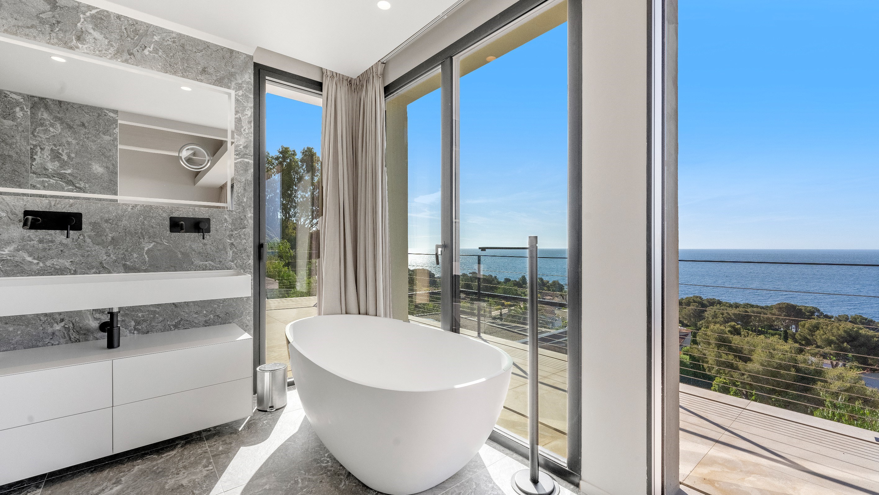  Les Issambres, stunning contemporary home for sale, panoramic sea views close t… - 物件實景