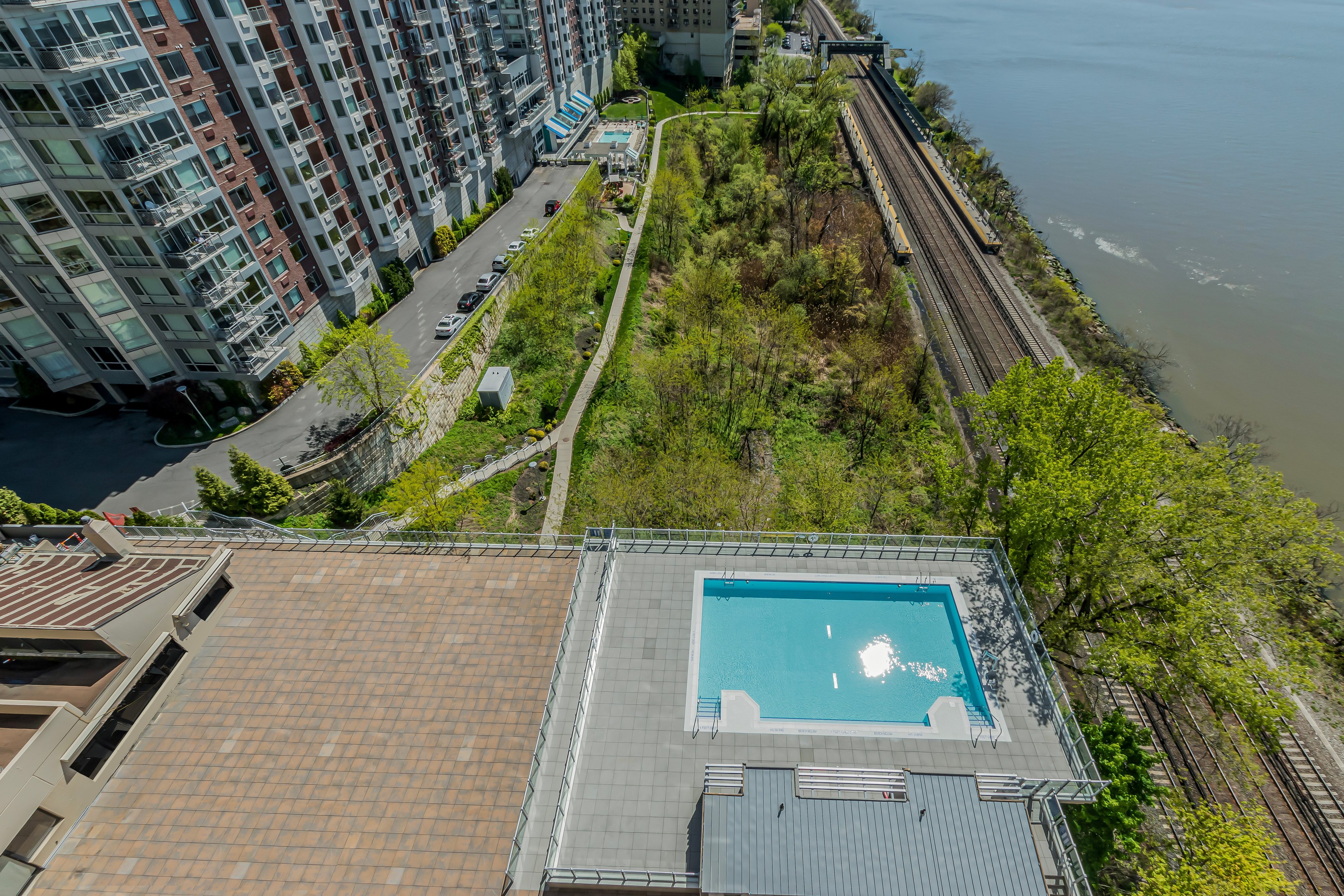  1155 Warburton Avenue - 物件實景
