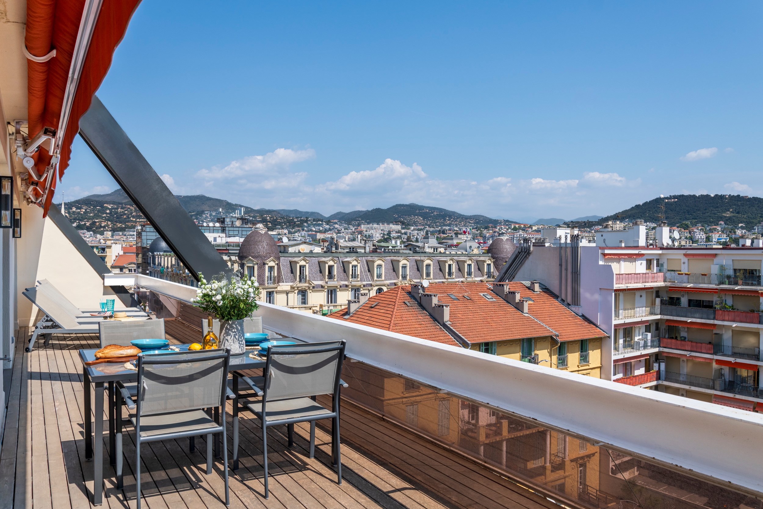  Nice Carré d’Or top floor 2 bedroom apartment with terrace and garage in luxury… - 物件實景
