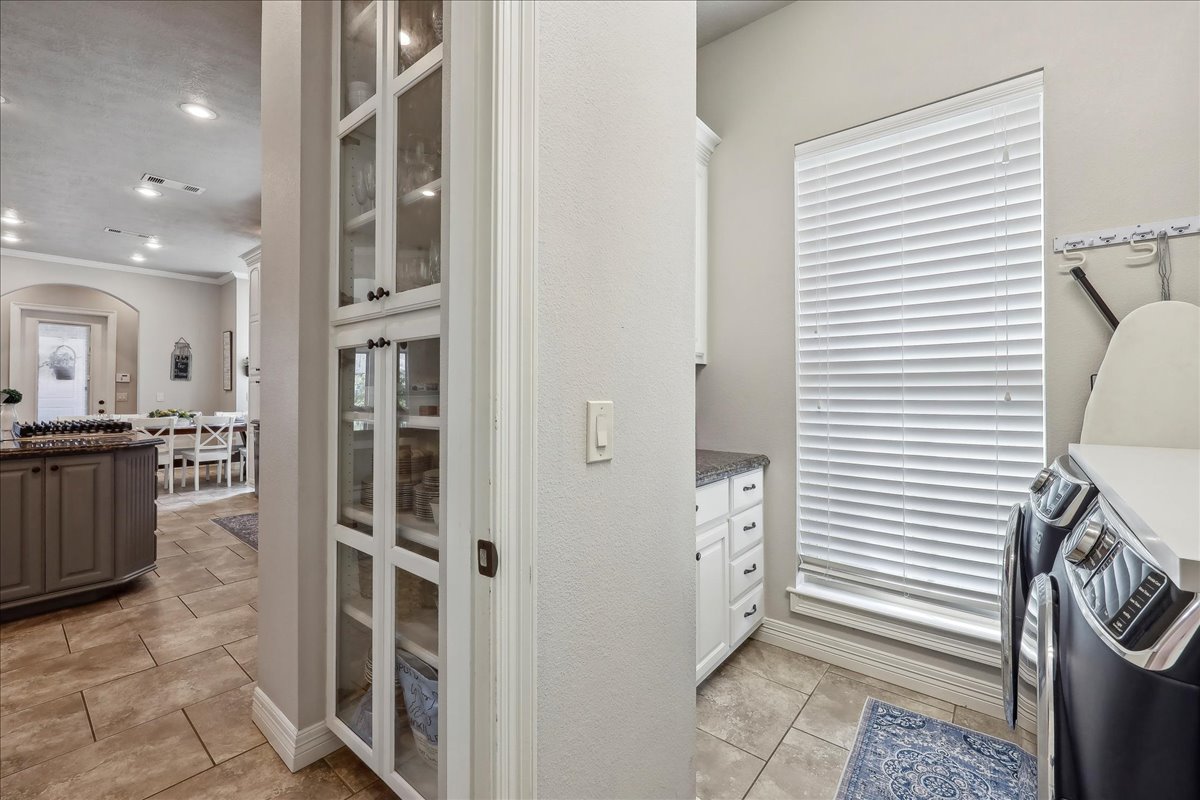 Lumberton, Texas, 77657, United States, 5 Bedrooms Bedrooms, ,4 BathroomsBathrooms,Residential,For Sale,1941970