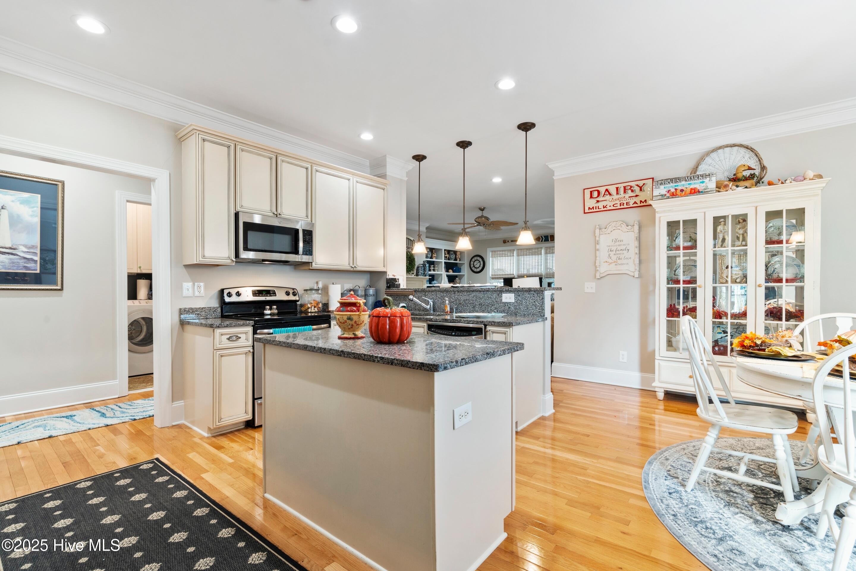 Southport, North Carolina, 28461, United States, 4 Bedrooms Bedrooms, ,4 BathroomsBathrooms,Residential,For Sale,1925893