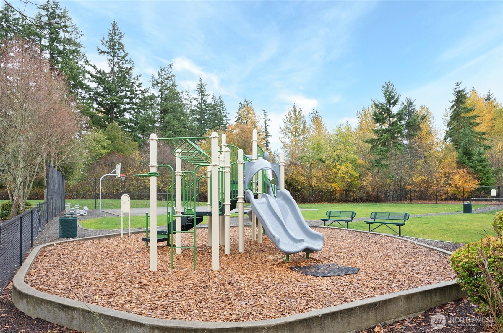 Puyallup, Washington, 98375, United States, 3 Bedrooms Bedrooms, ,3 BathroomsBathrooms,Residential,For Sale,1989392