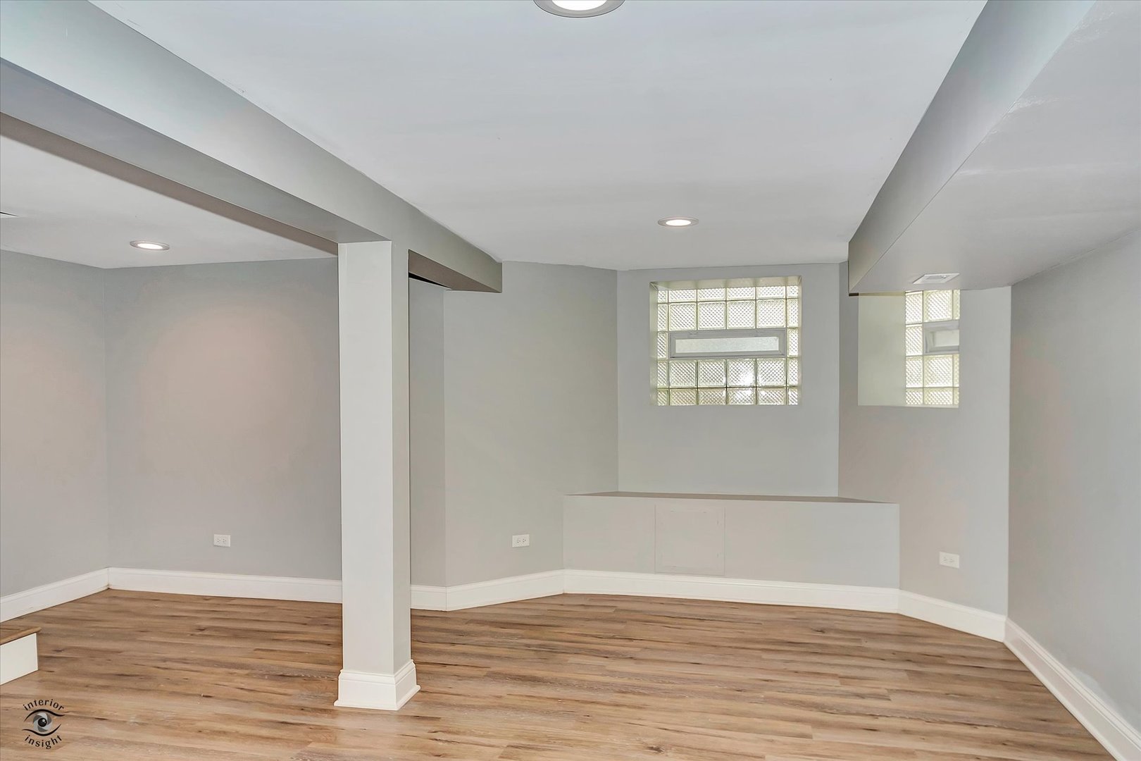 Chicago, Illinois, 60637, United States, 7 Bedrooms Bedrooms, ,3 BathroomsBathrooms,Residential,For Sale,1915108
