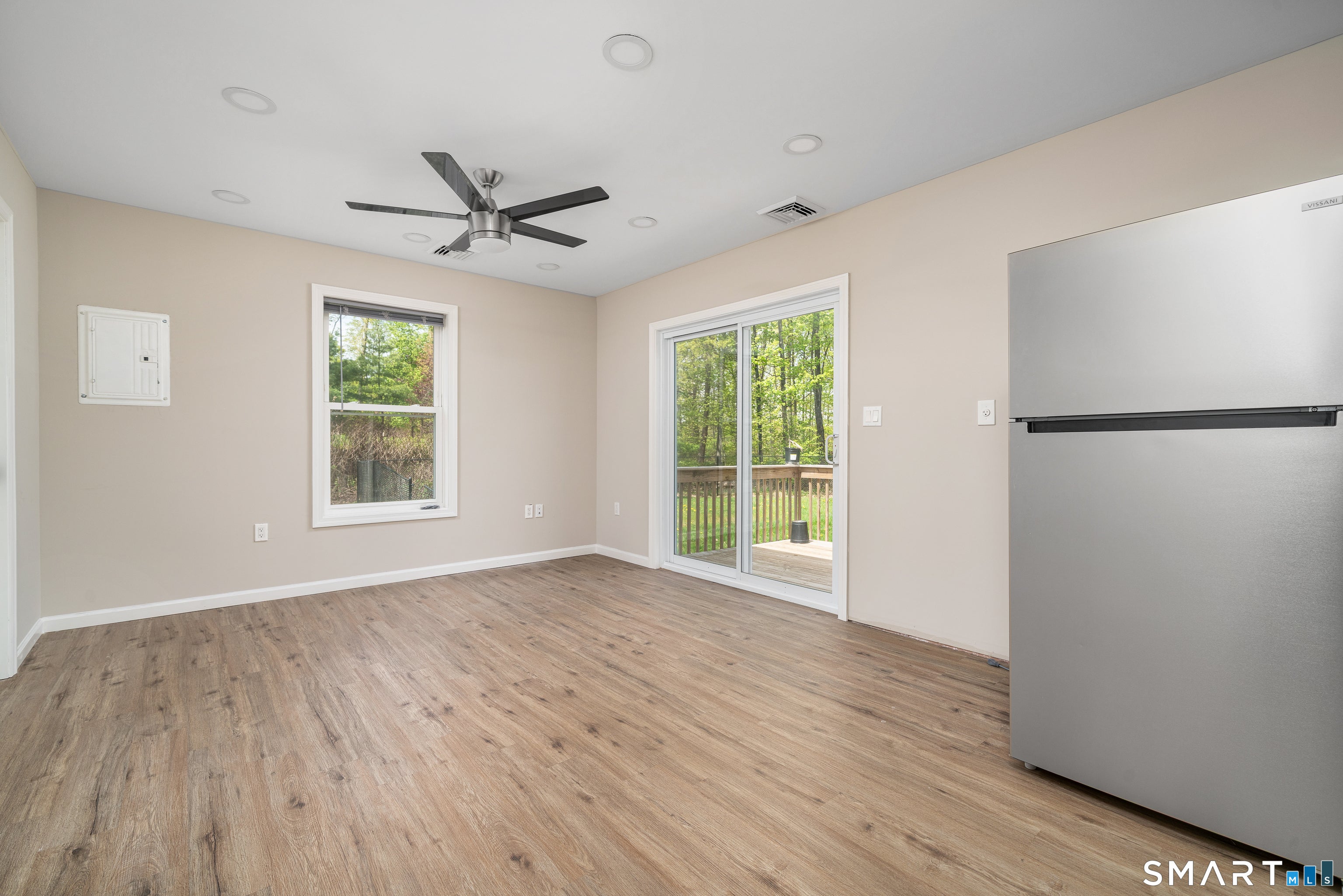 Middletown, Connecticut, 06457, United States, 5 Bedrooms Bedrooms, ,5 BathroomsBathrooms,Residential,For Sale,2042912