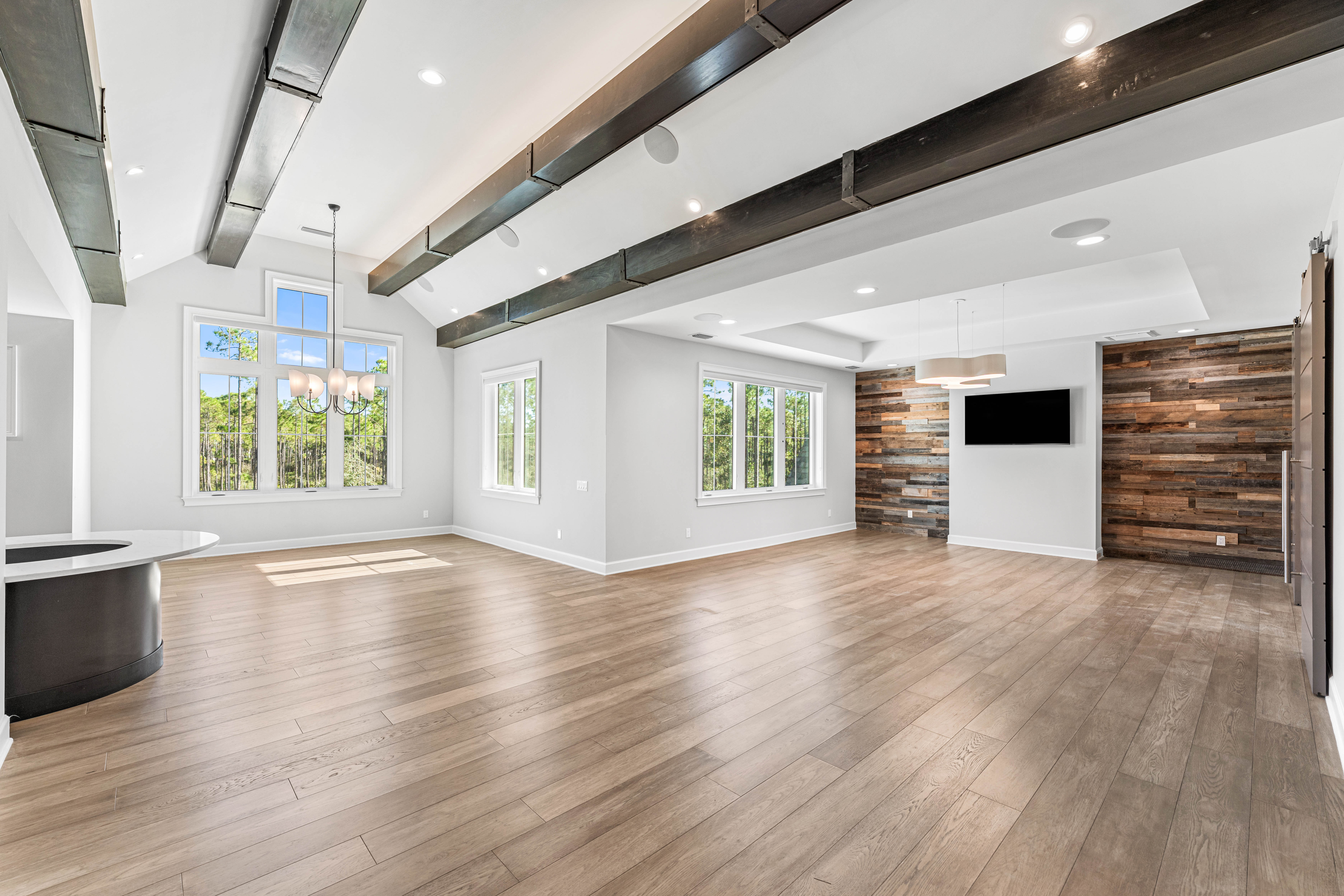  Spectacular Home With Spacious Yard Including Pool, Spa And Outdoor Kitchen - 物件實景