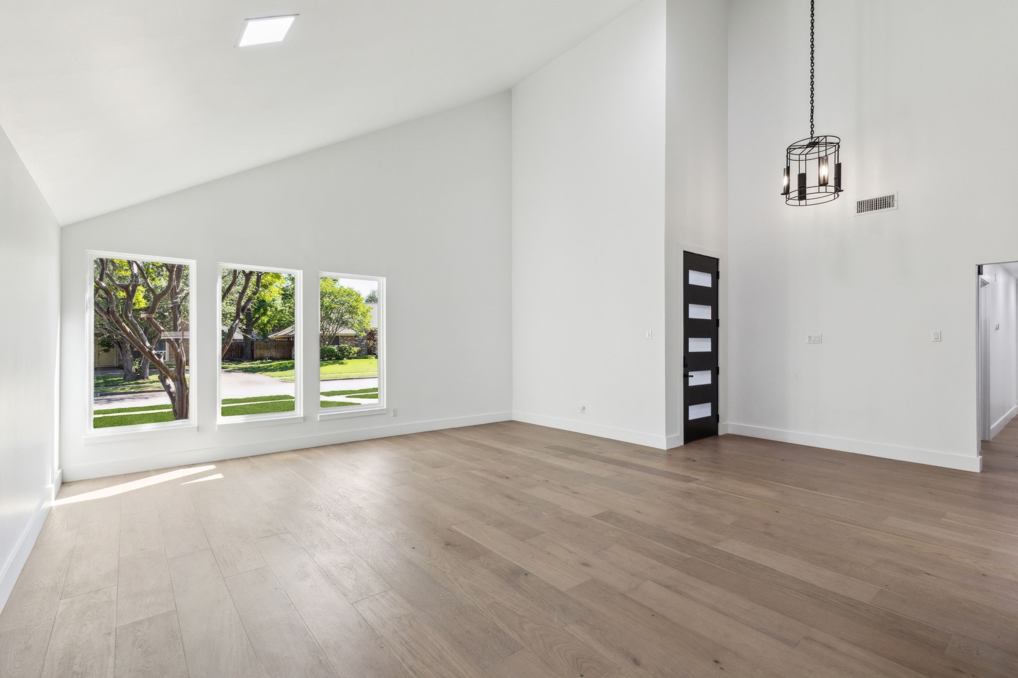 Richardson, Texas, 75081, United States, 4 Bedrooms Bedrooms, ,4 BathroomsBathrooms,Residential,For Sale,1786157