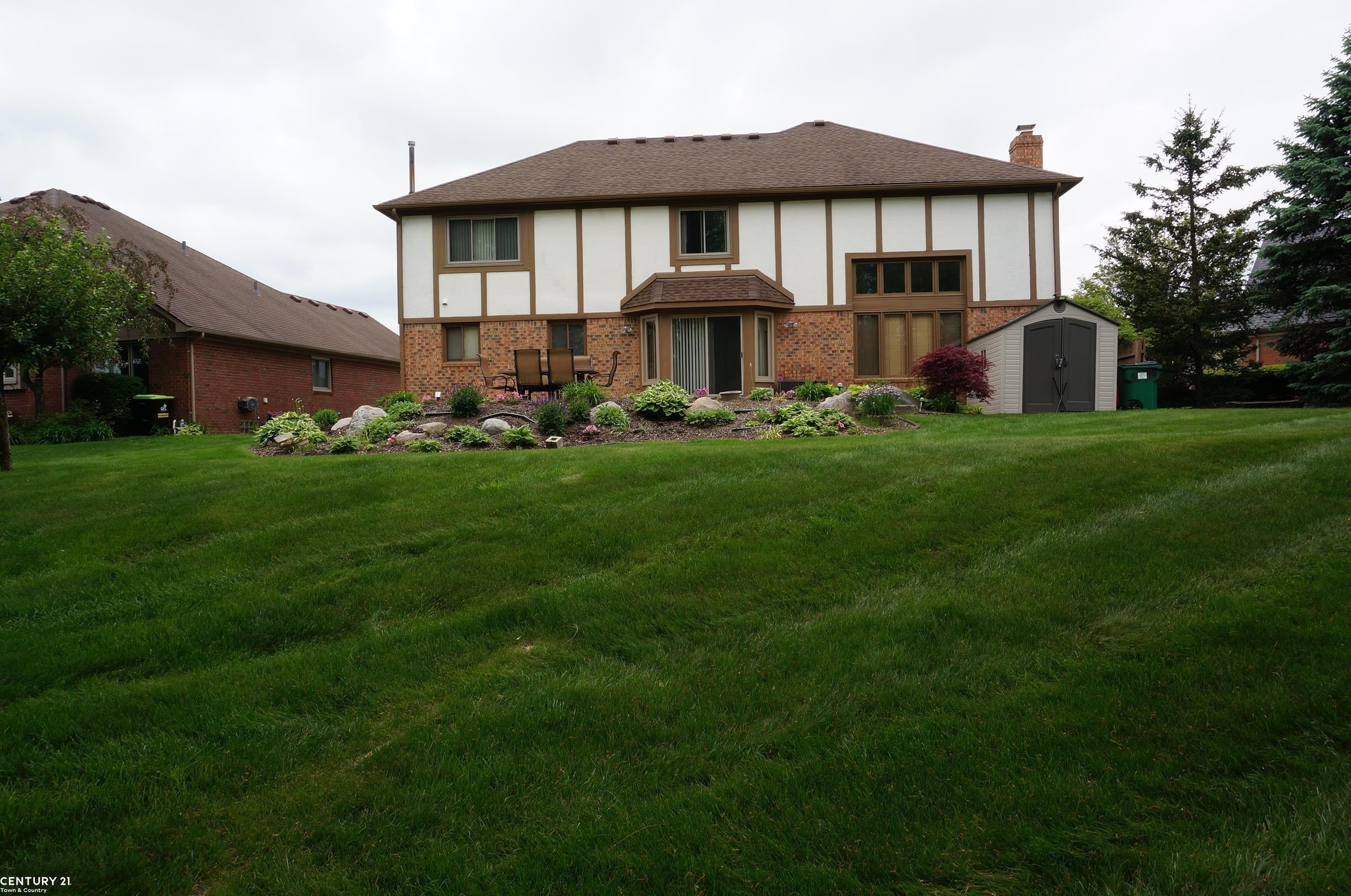Macomb Twp, Michigan, 48044, United States, 4 Bedrooms Bedrooms, ,4 BathroomsBathrooms,Residential,For Sale,1894299