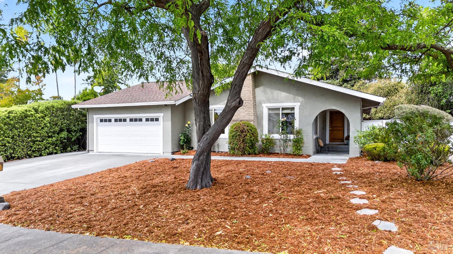 Petaluma, California, 94954, United States, 4 Bedrooms Bedrooms, ,2 BathroomsBathrooms,Residential,For Sale,2048082