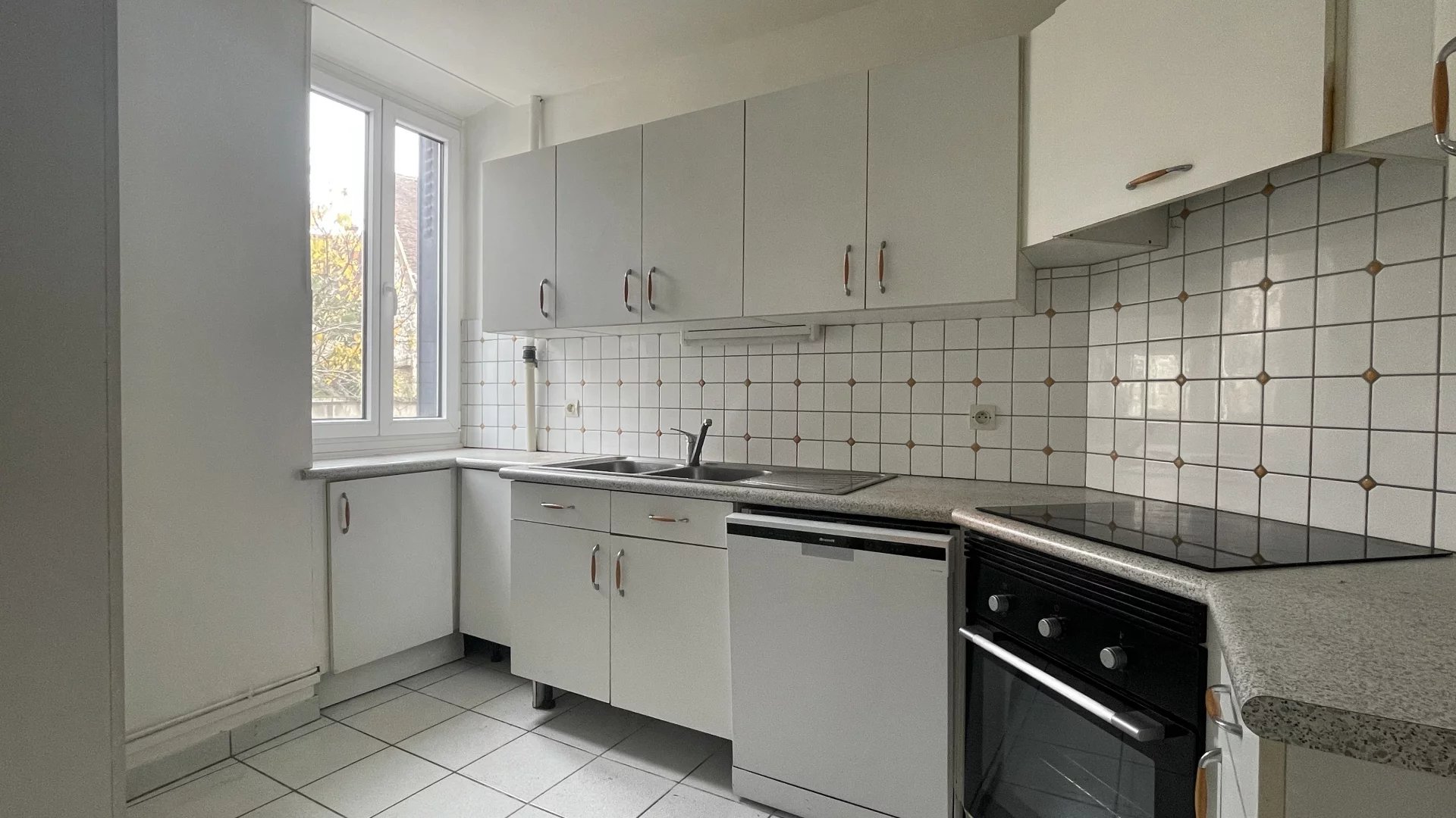 Samois-sur-Seine, Île-de-France, 77920, FR, 5 Bedrooms Bedrooms, ,5 BathroomsBathrooms,Residential,For Sale,1991595