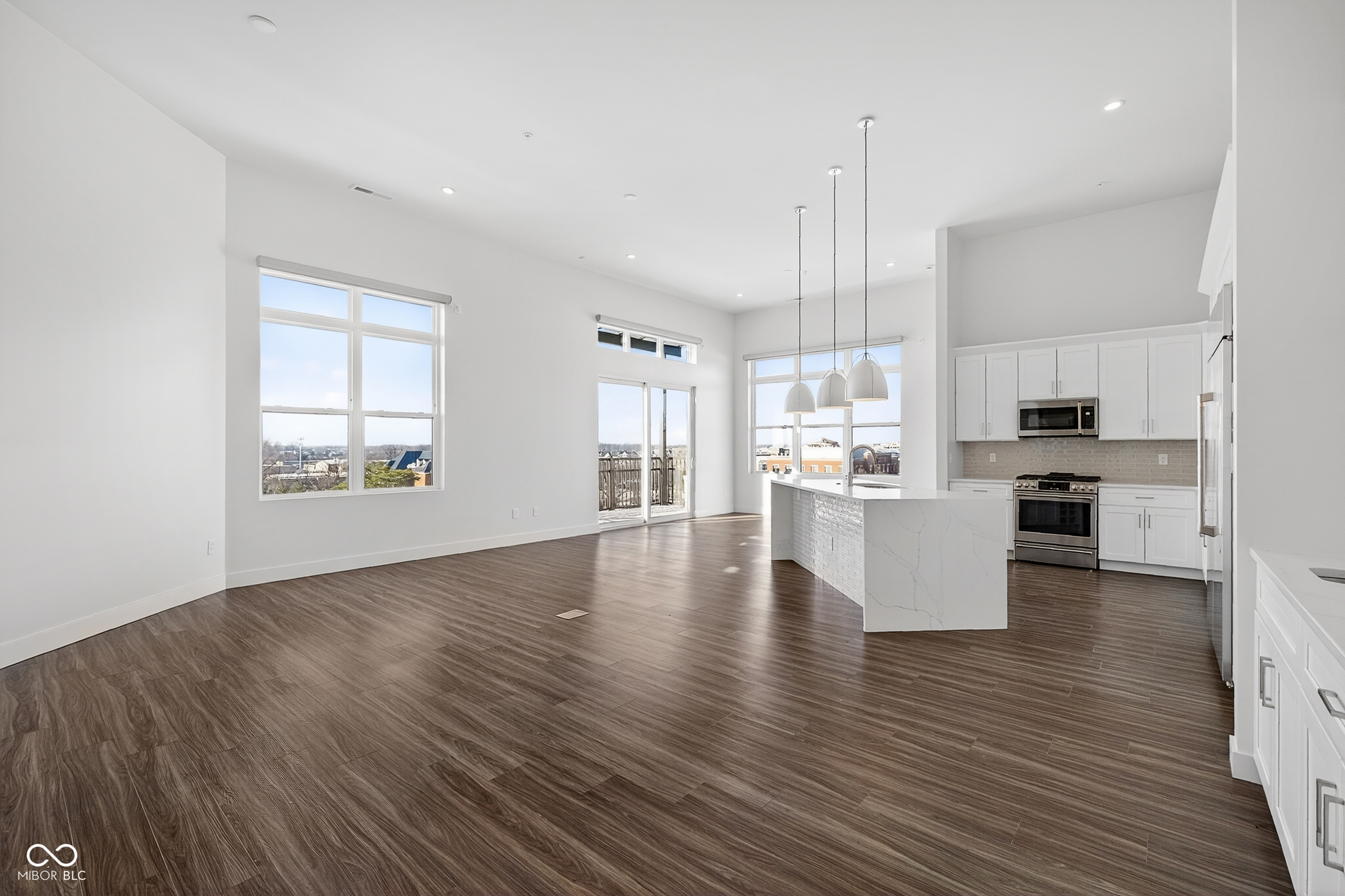 Carmel, Indiana, 46032, United States, 2 Bedrooms Bedrooms, ,3 BathroomsBathrooms,Residential,For Sale,1982696