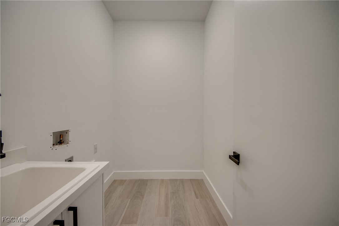 Cape Coral, Florida, 33993, United States, 4 Bedrooms Bedrooms, ,3 BathroomsBathrooms,Residential,For Sale,1983002