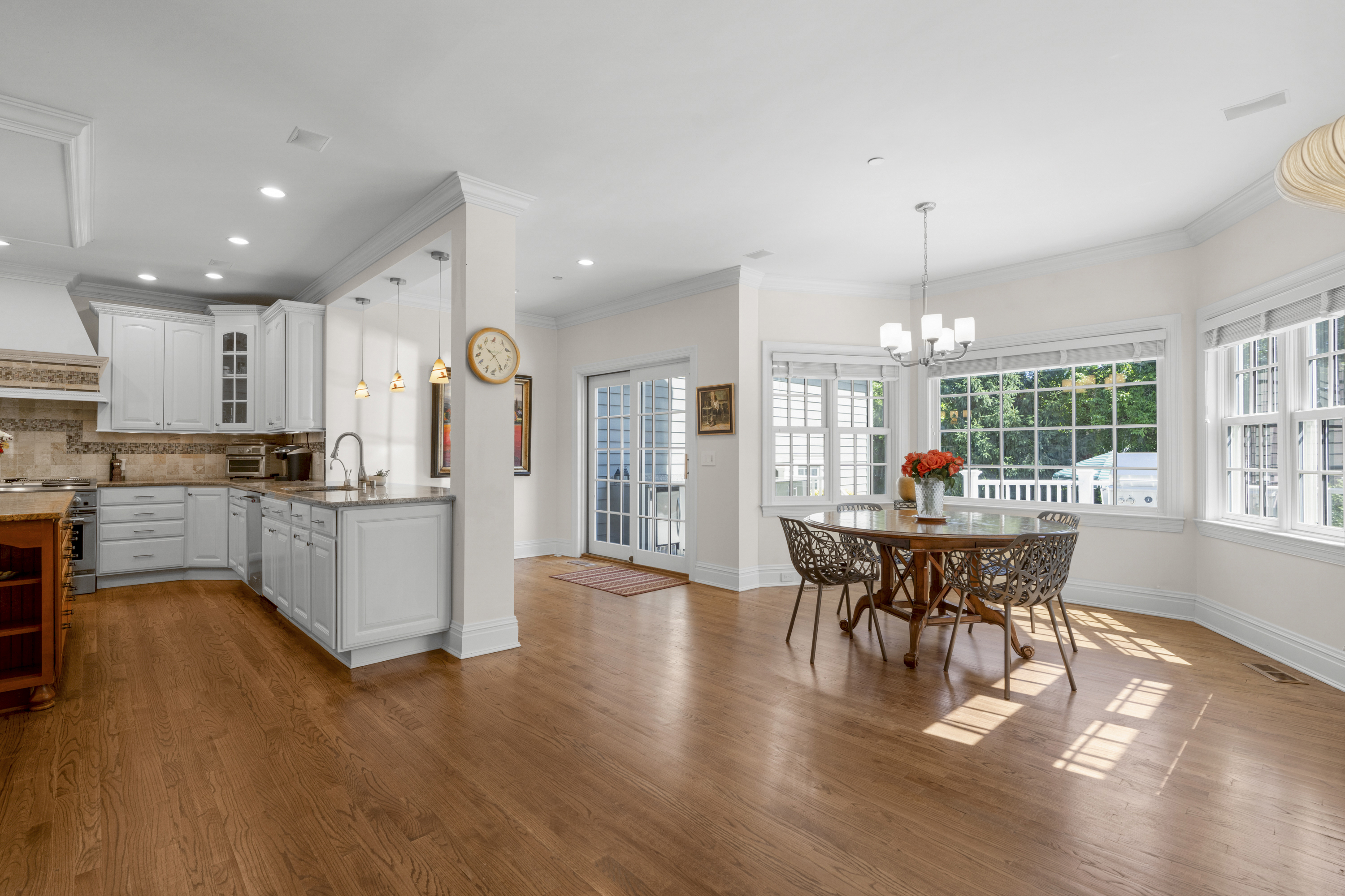  Elegant Larchmont Colonial - 物件實景