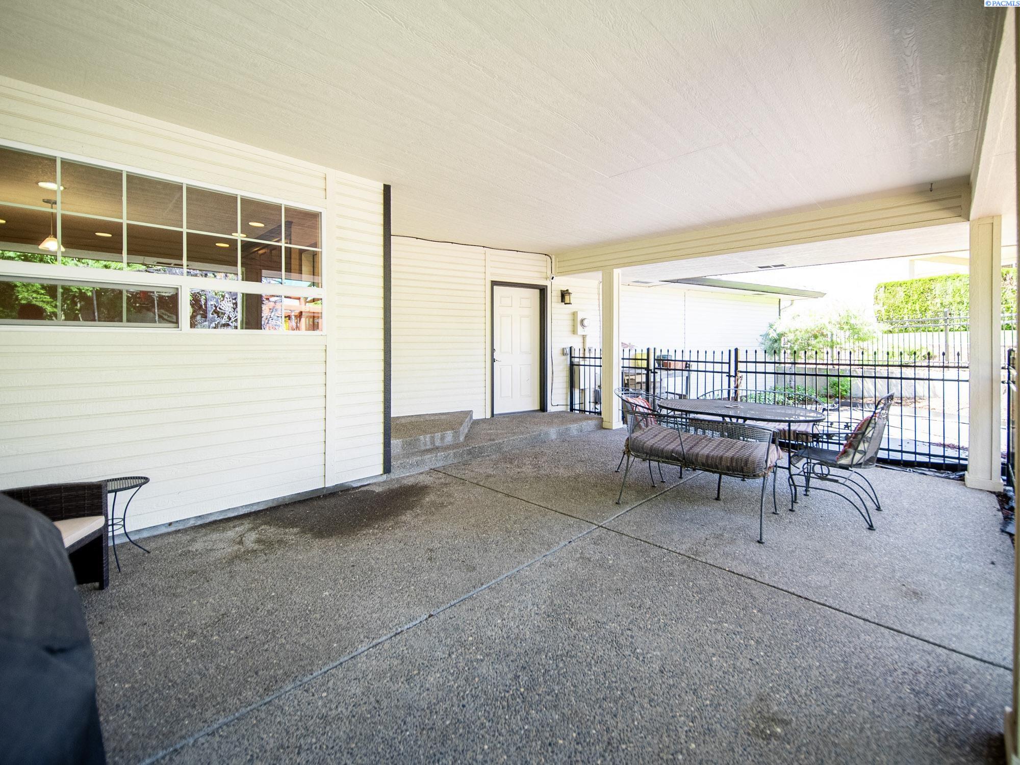 Yakima, Washington, 98908-0000, United States, 4 Bedrooms Bedrooms, ,2 BathroomsBathrooms,Residential,For Sale,1827891