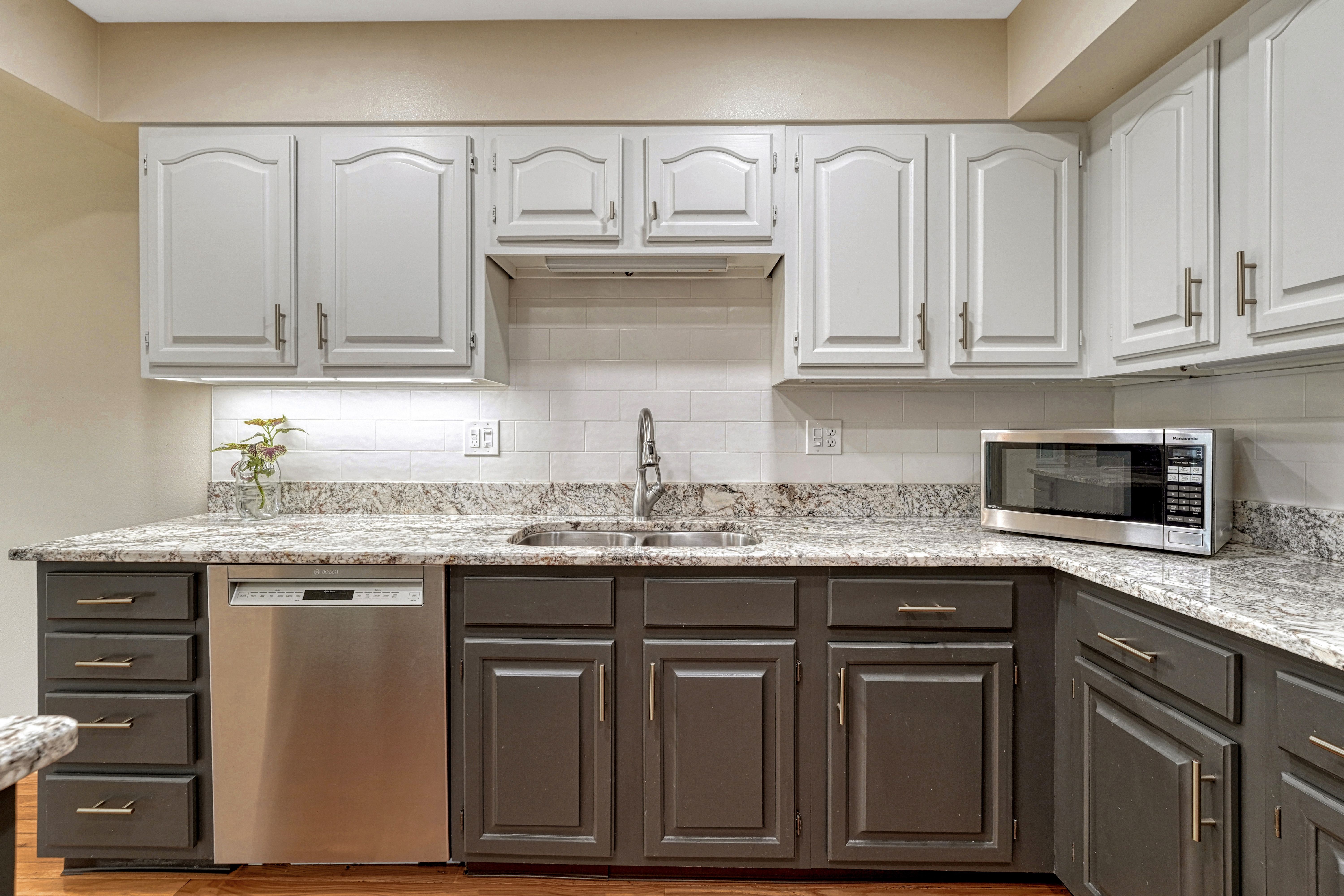  Rockrimmon Townhome with Trail Access & Private Patio - 物件實景