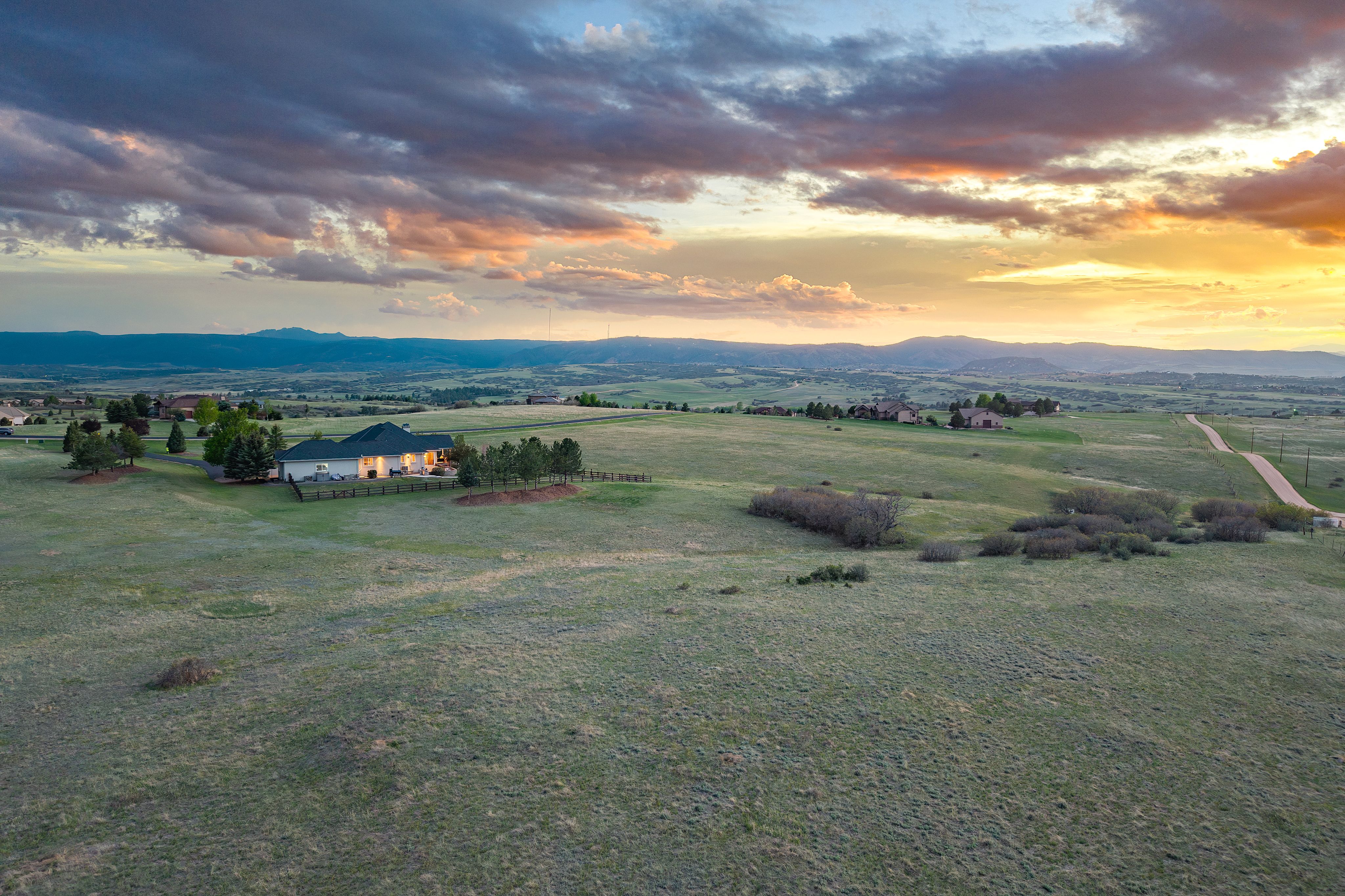 Set on five scenic acres with sweeping Front Range views - 物件實景