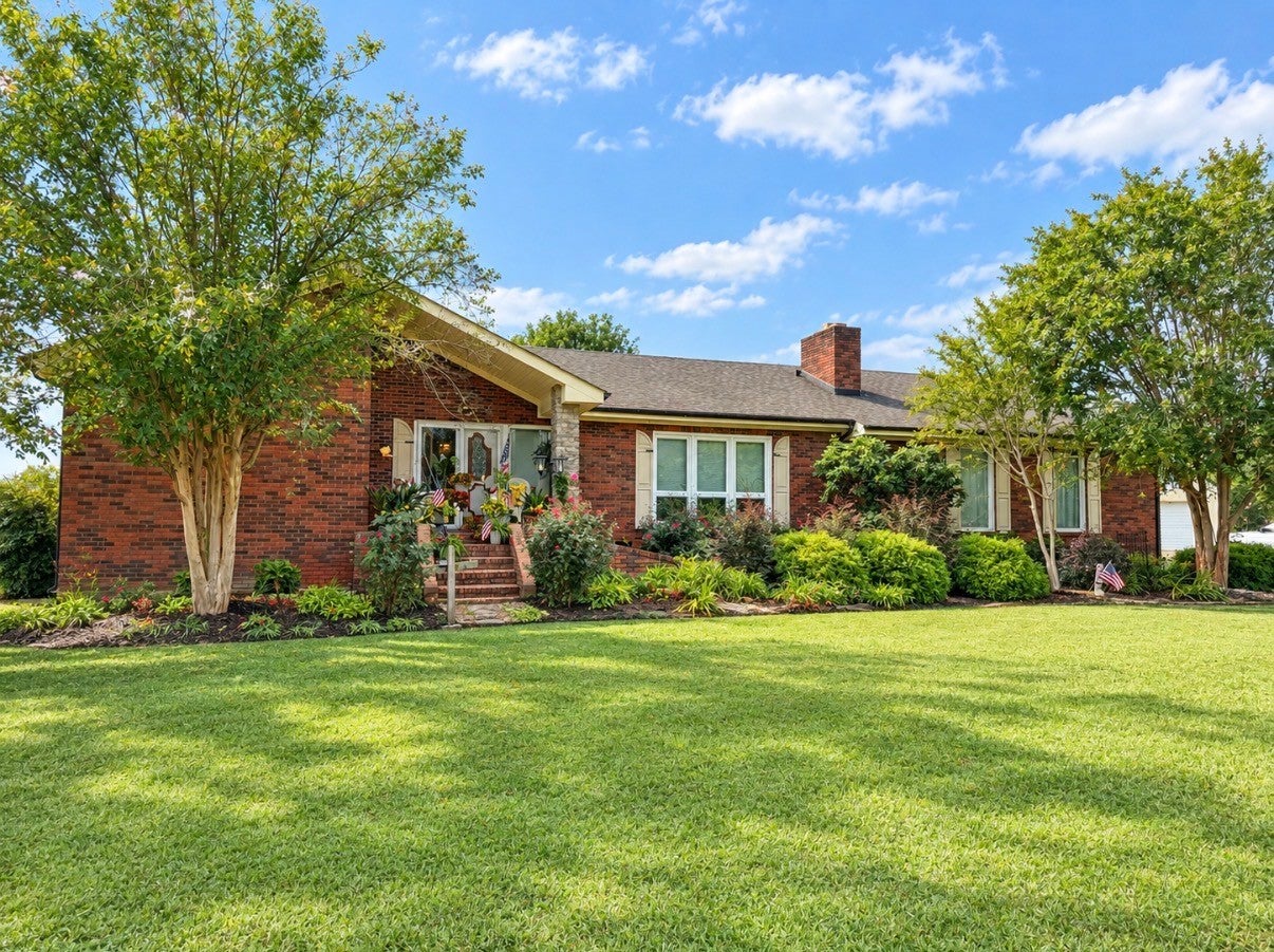 Johns Creek Rd, Lafayette, TN 37083