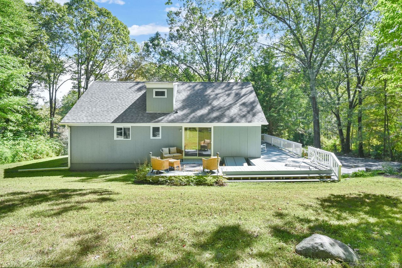 Newtown, Connecticut, 06470, United States, 3 Bedrooms Bedrooms, ,2 BathroomsBathrooms,Residential,For Sale,1941987